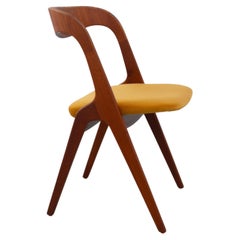 Chaise d'appoint « Sonja » en teck danois, créée par Johannes Andersen pour Vamo, années 1960.