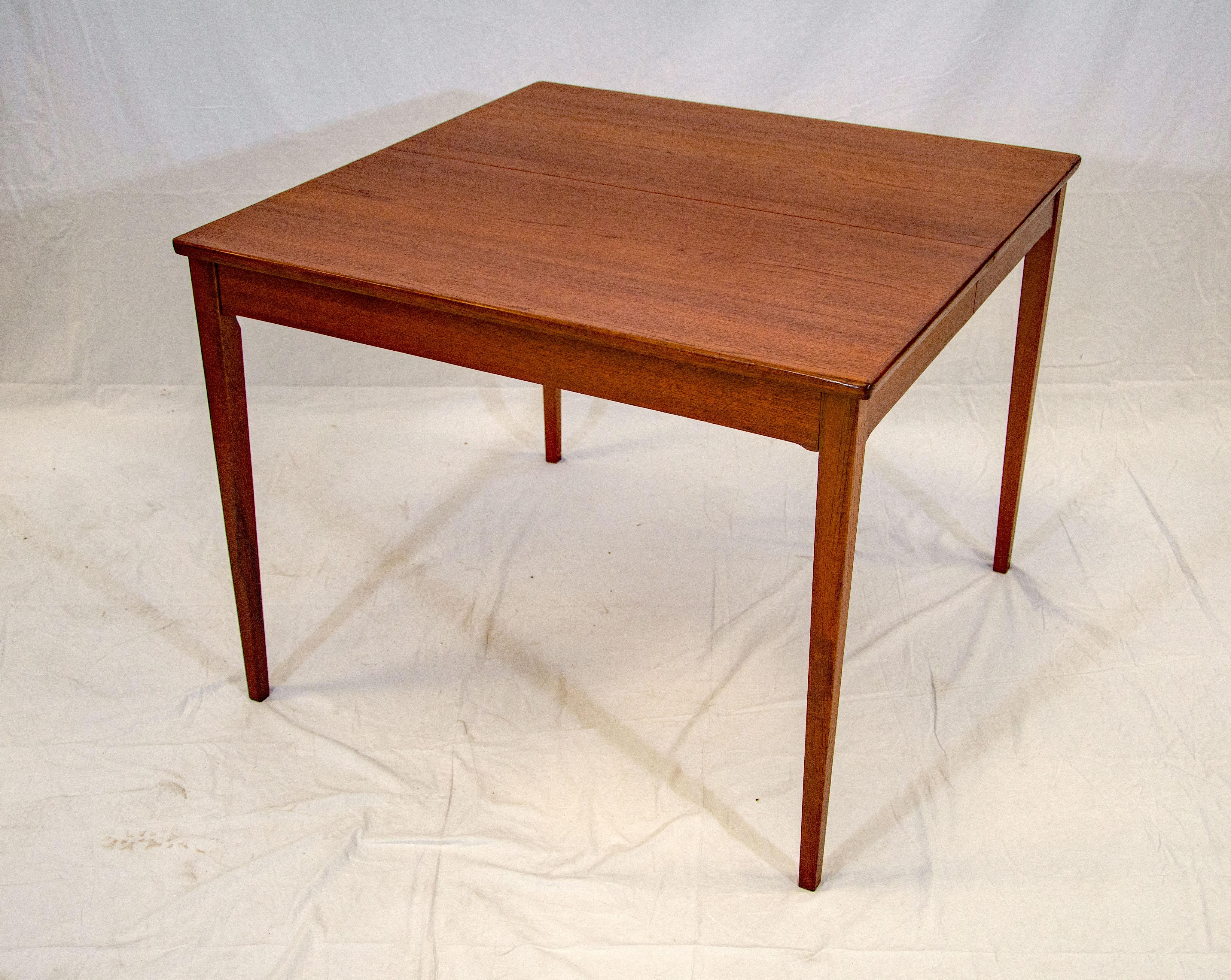 Danish Teak Square Dining Table with Two Leaves, Langkilde Møbler In Good Condition For Sale In Crockett, CA