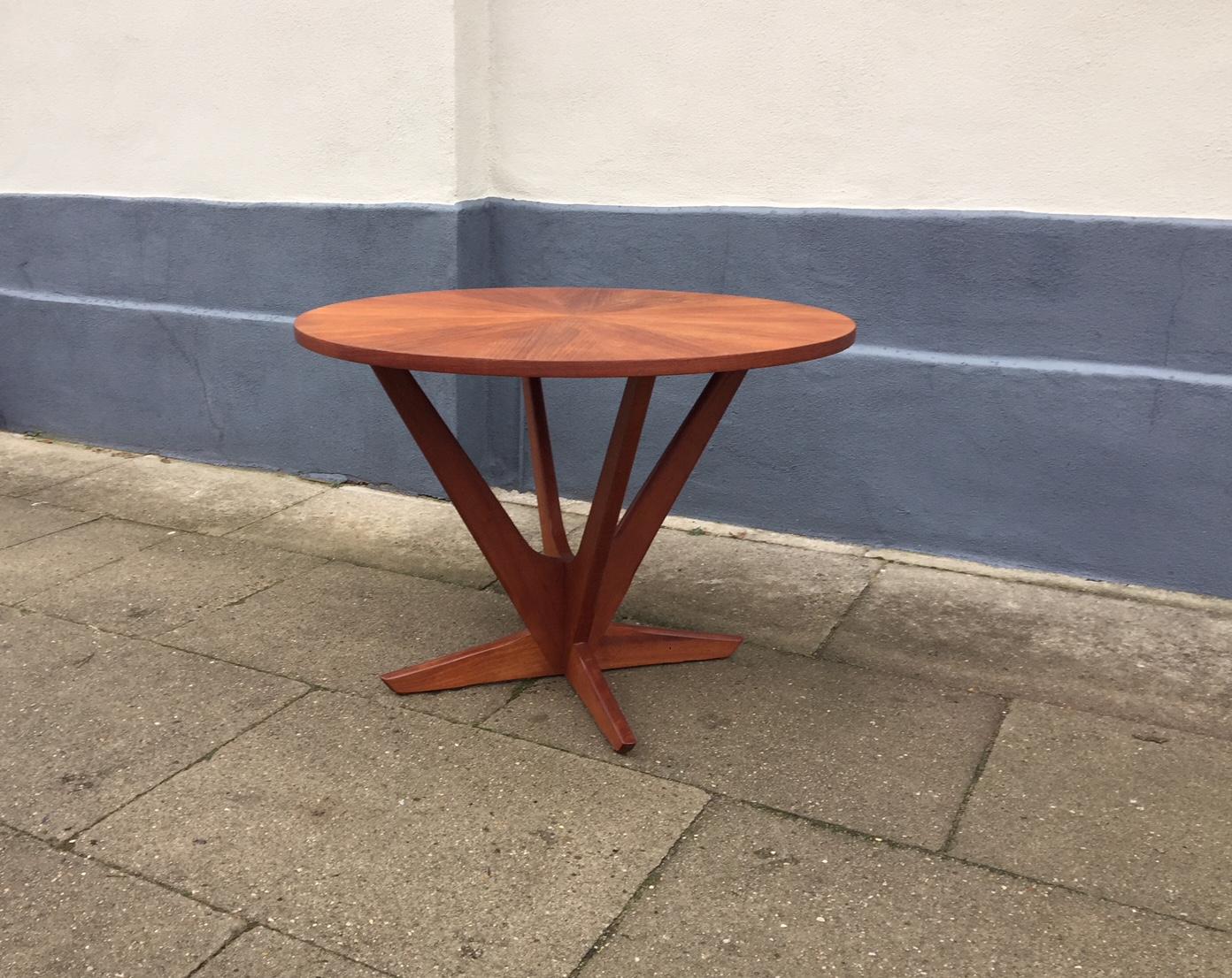 Mid-Century Modern Danish Teak Starburst Coffee Table by Søren Georg Jensen for Kubus, 1960s For Sale