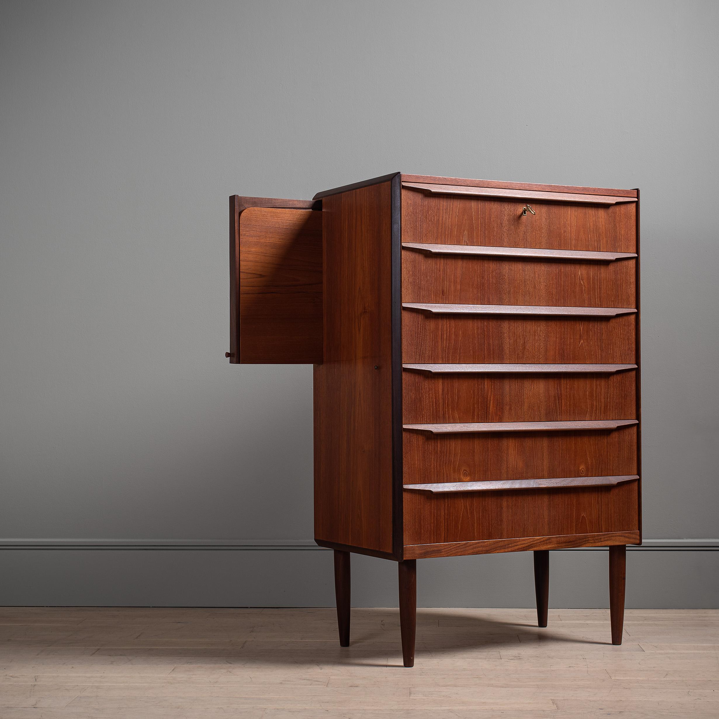 Meuble de salon et meuble-lavabo en teck danois Bon état à London, GB