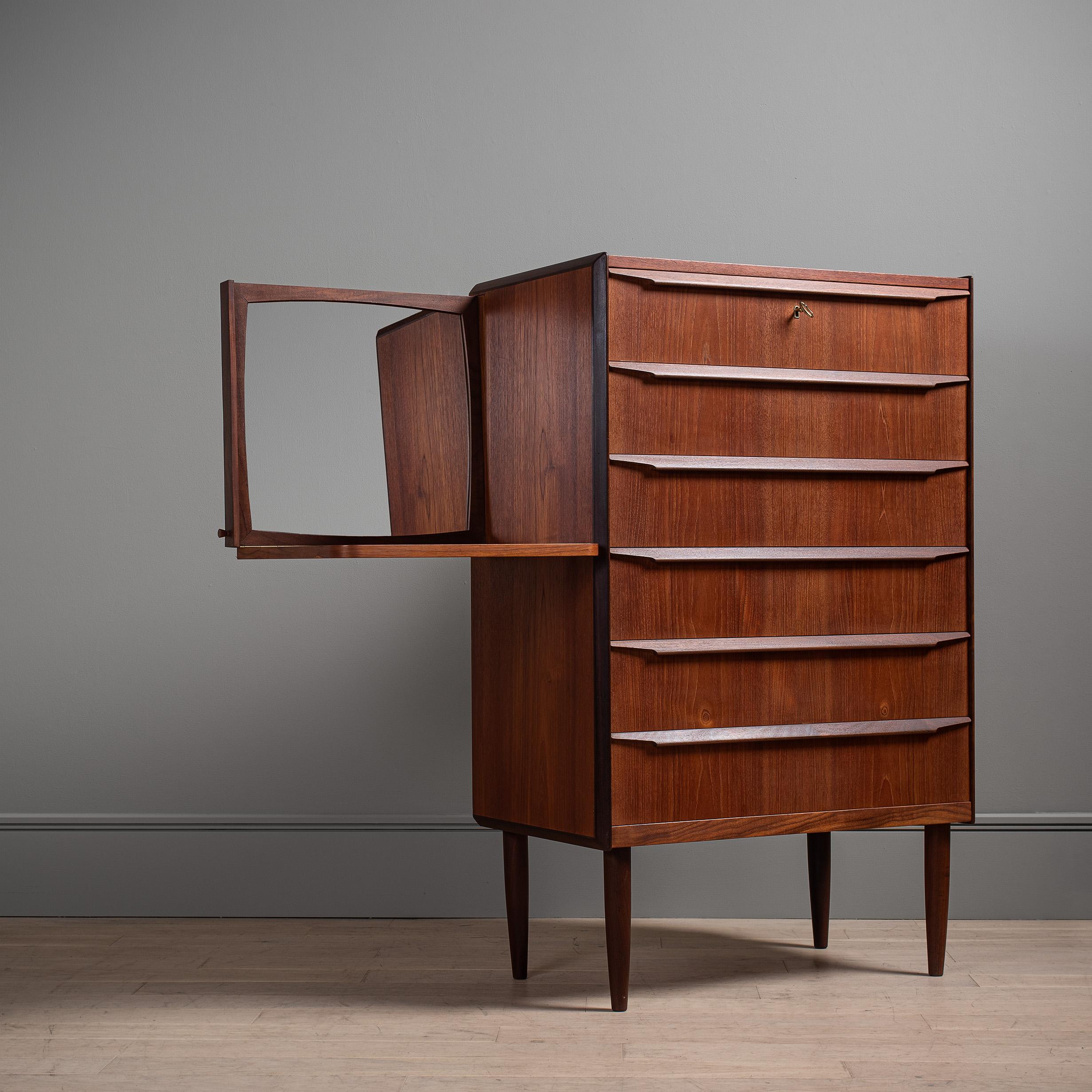 20ième siècle Meuble de salon et meuble-lavabo en teck danois