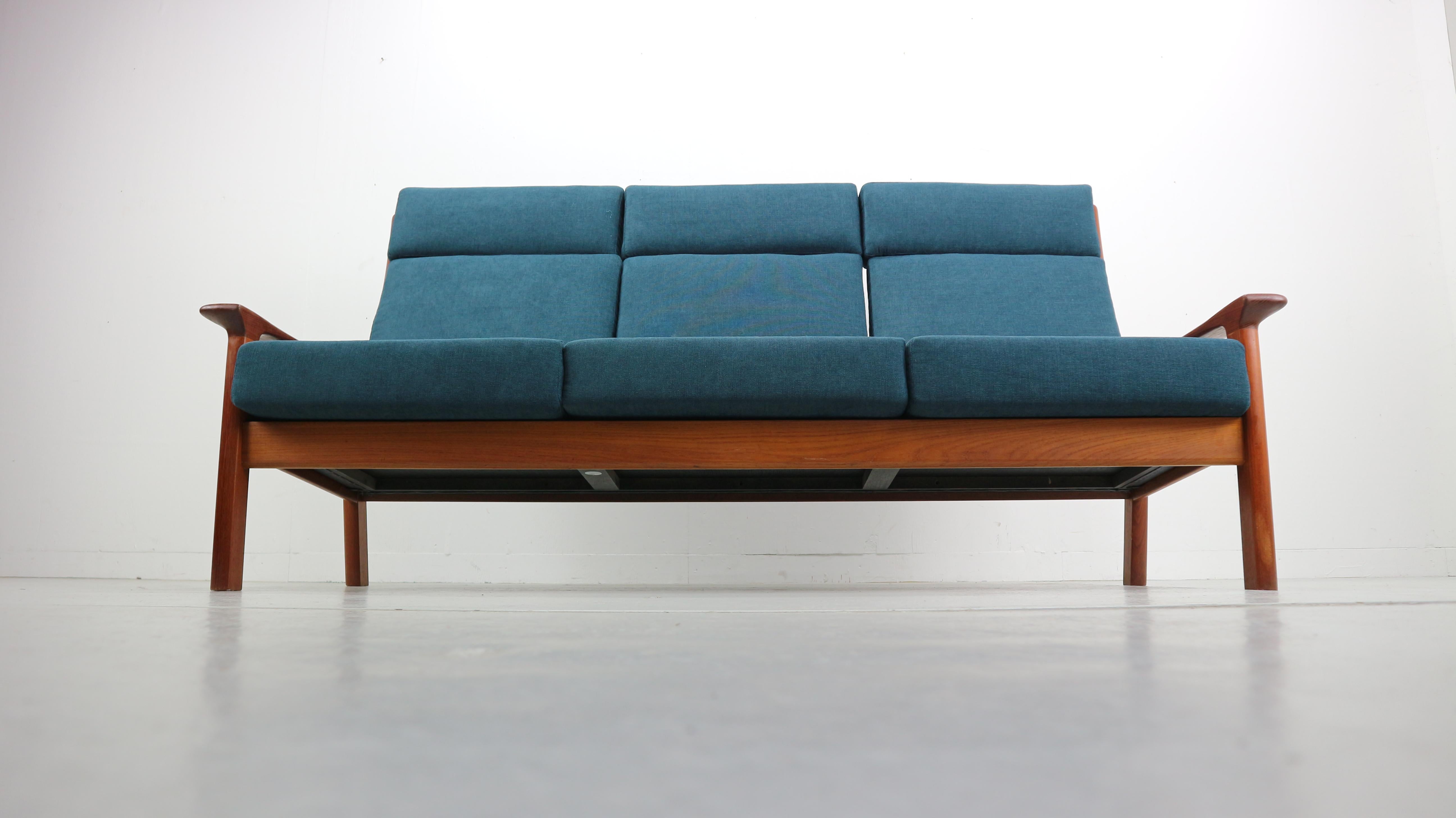 Danish Teak Three-Seat Sofa by Juul Kristensen for Glostrup Mobelfabrik 7