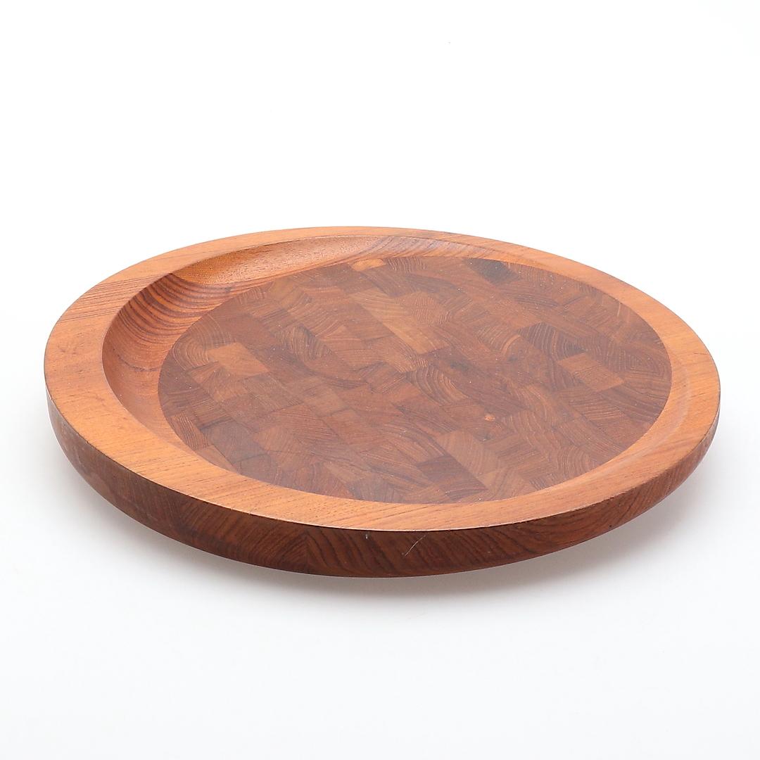 Danish Teak Tray, Jens Harald Quistgaard, 1960s

H 1.58 in. x Dm 15.75 in.