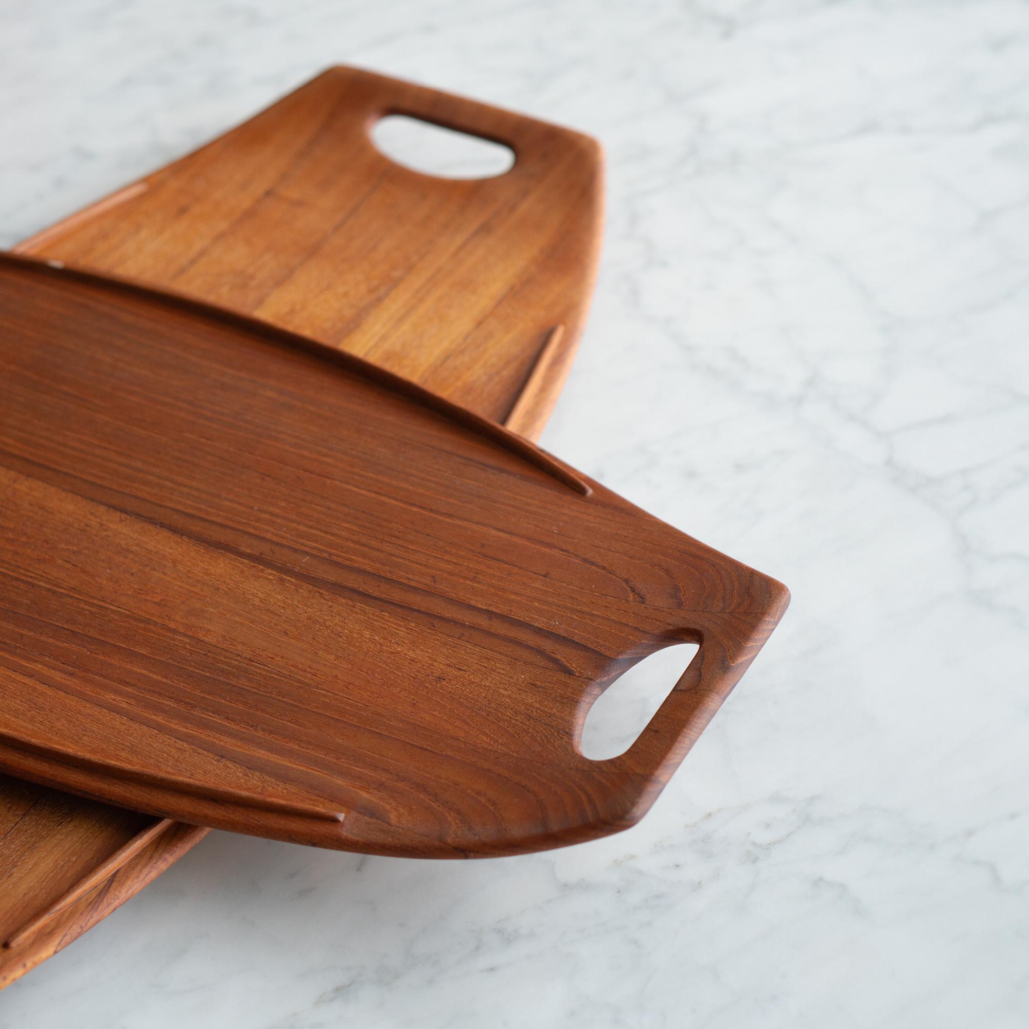 Danish Teak Trays by Jens Quistgaard for Dansk, Pair (Moderne der Mitte des Jahrhunderts) im Angebot