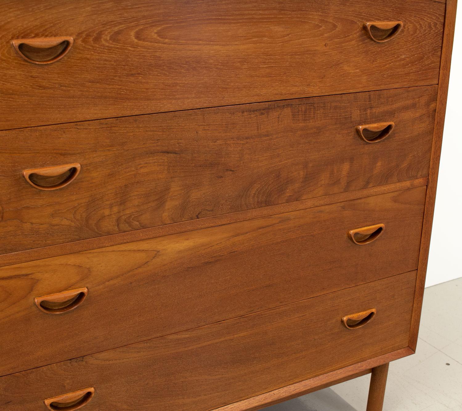 Danish Teak Vanity Chest by Peter Hvidt and Orla Mølgaard-Nielsen for Soborg For Sale 6