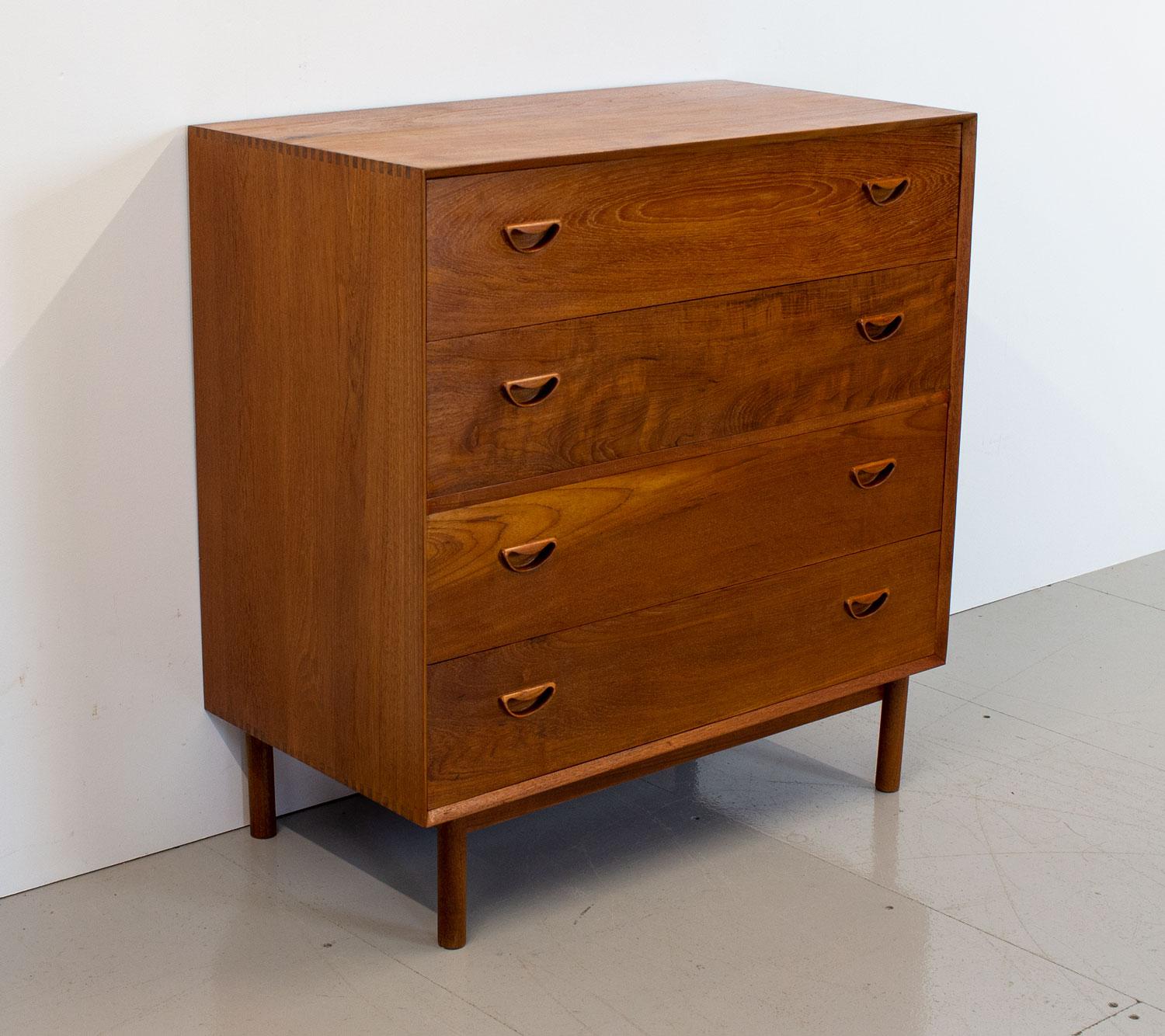 20th Century Danish Teak Vanity Chest by Peter Hvidt and Orla Mølgaard-Nielsen for Soborg For Sale