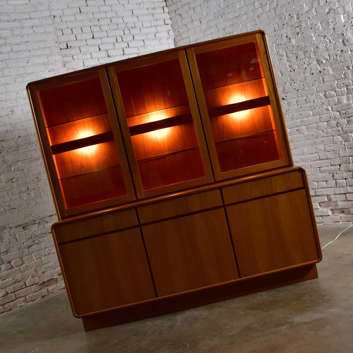 Danish Teak Veneer Midcentury Scandinavian Modern Two-Piece China Hutch Buffet 2