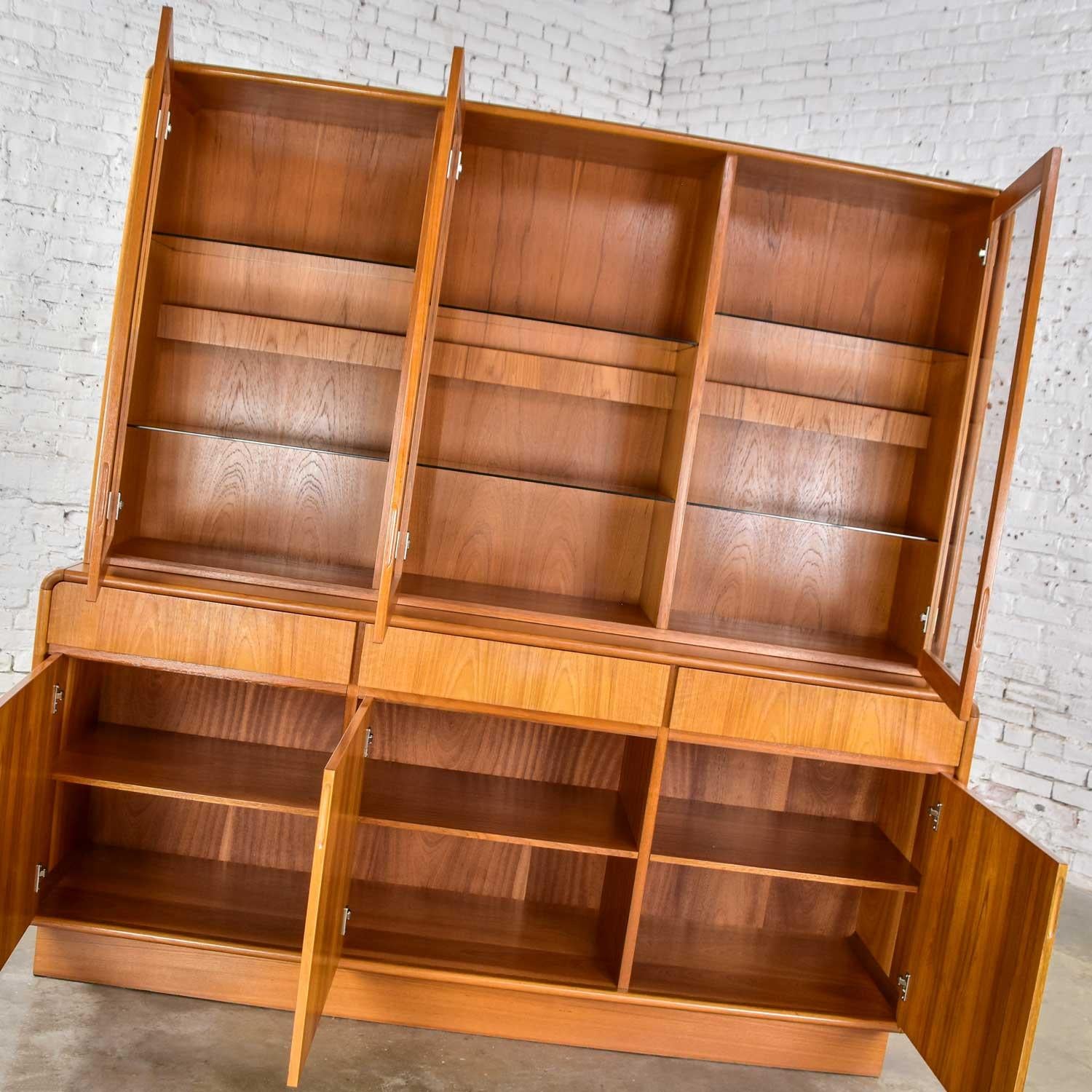 Danish Teak Veneer Midcentury Scandinavian Modern Two-Piece China Hutch Buffet 4