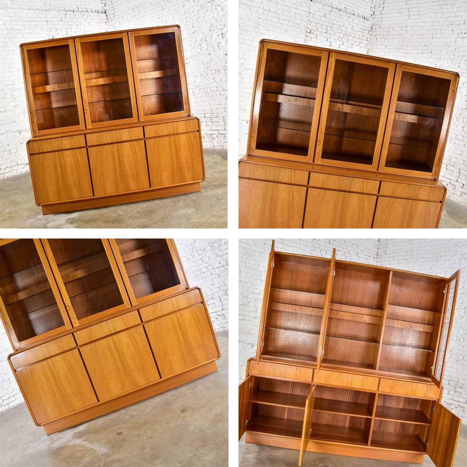 Danish Teak Veneer Midcentury Scandinavian Modern Two-Piece China Hutch Buffet 8