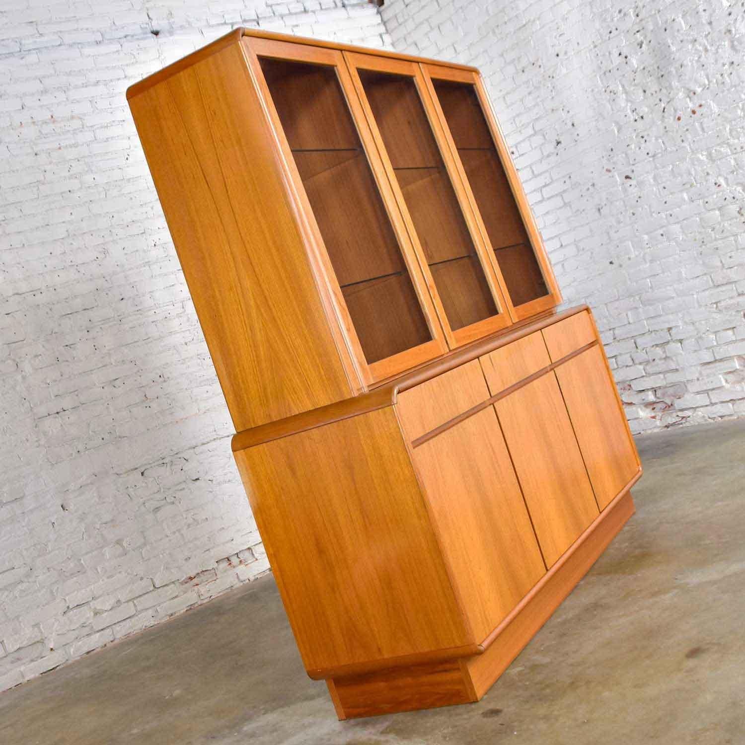 Glass Danish Teak Veneer Midcentury Scandinavian Modern Two-Piece China Hutch Buffet
