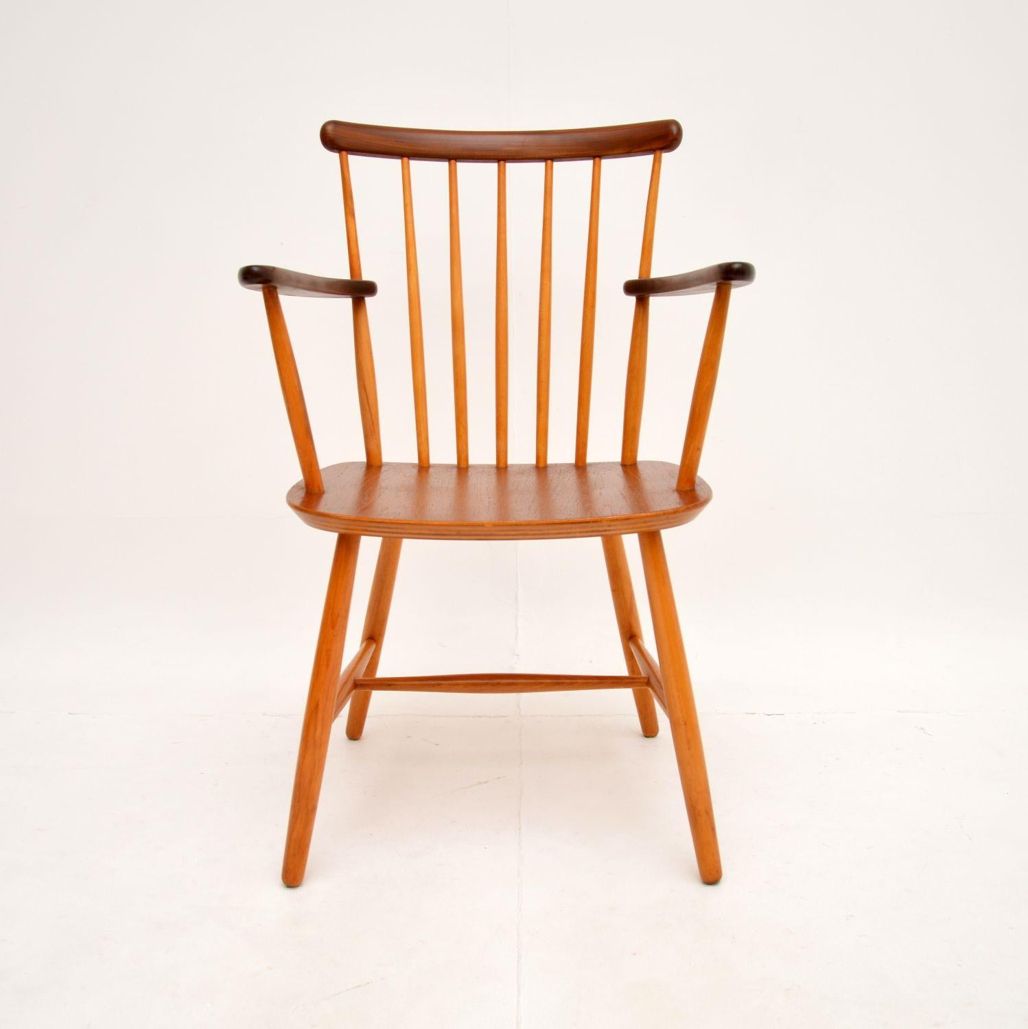 Une chaise de bureau vintage en teck danois, élégante et confortable. Fabriqué par Billund Stolefabrik, il date des années 1960.

Il est d'excellente qualité et son design est très élégant. Elle est parfaite pour être utilisée comme chaise de bureau