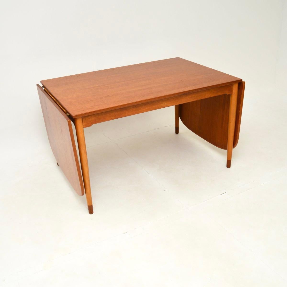 Mid-Century Modern Table de salle à manger danoise vintage en teck à abattants de Borge Mogensen en vente