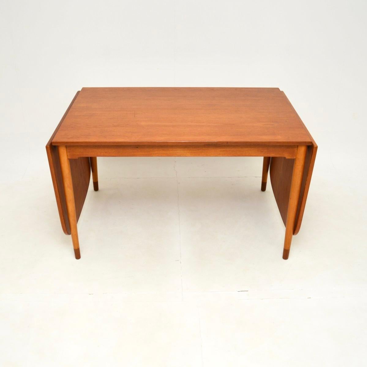 Danois Table de salle à manger danoise vintage en teck à abattants de Borge Mogensen en vente