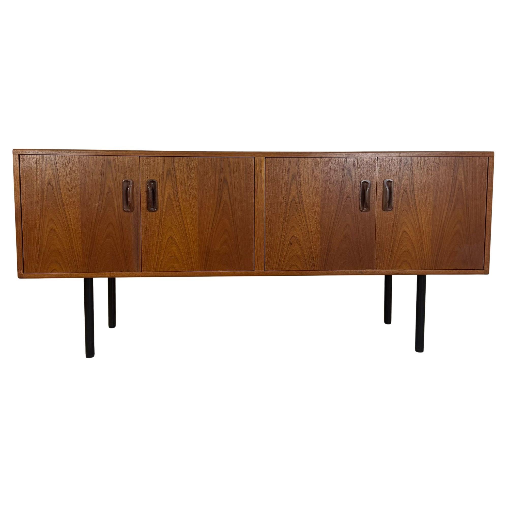 Dänisches Sideboard aus Teakholz im Vintage-Stil im Angebot