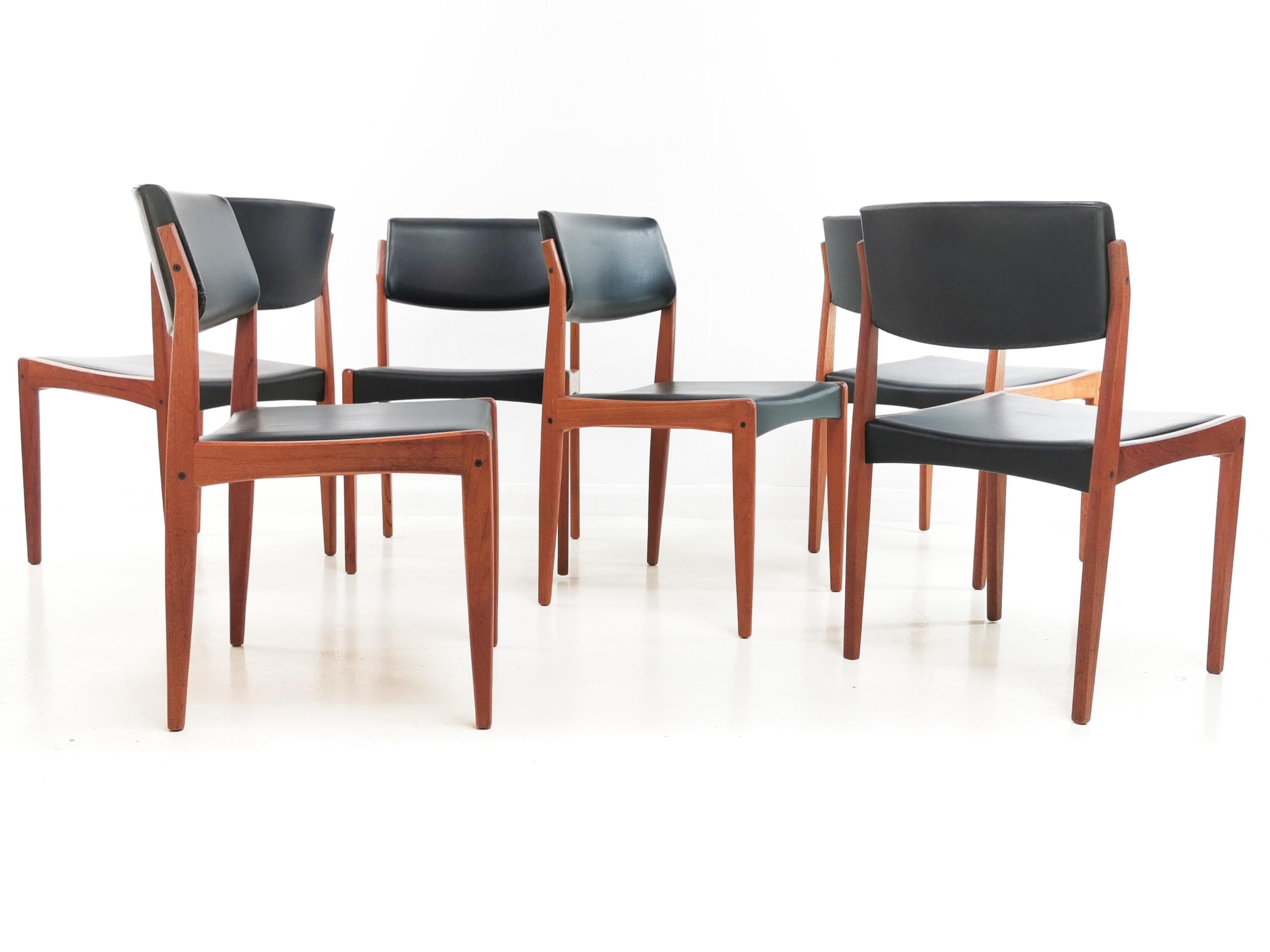 Danish Teak and Vinyl Midcentury Dining Chairs by Bramin In Good Condition In STOKE ON TRENT, GB