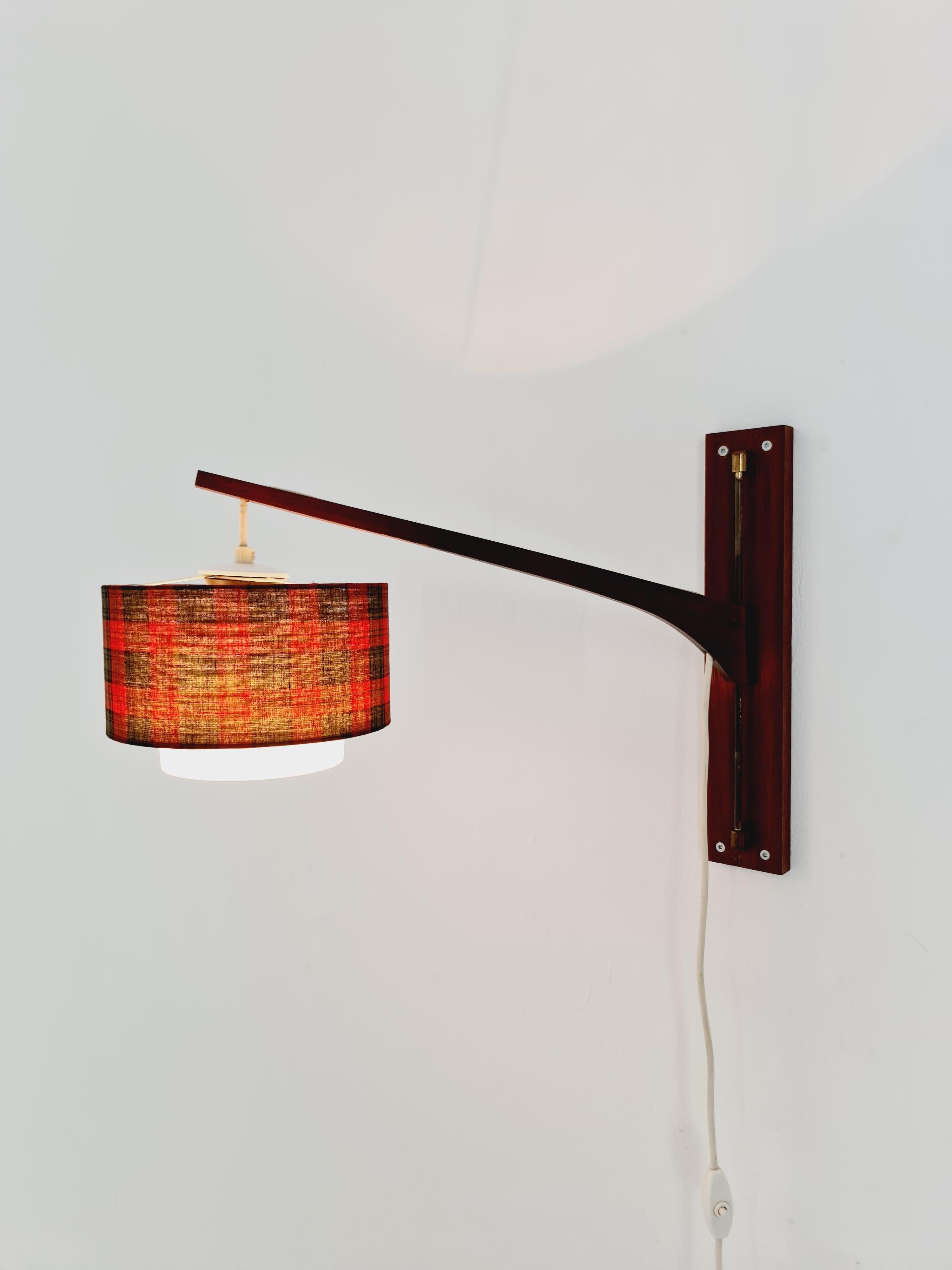 Danish Teak wall Lamp with nice Shade 1960s In Good Condition For Sale In Gaggenau, DE