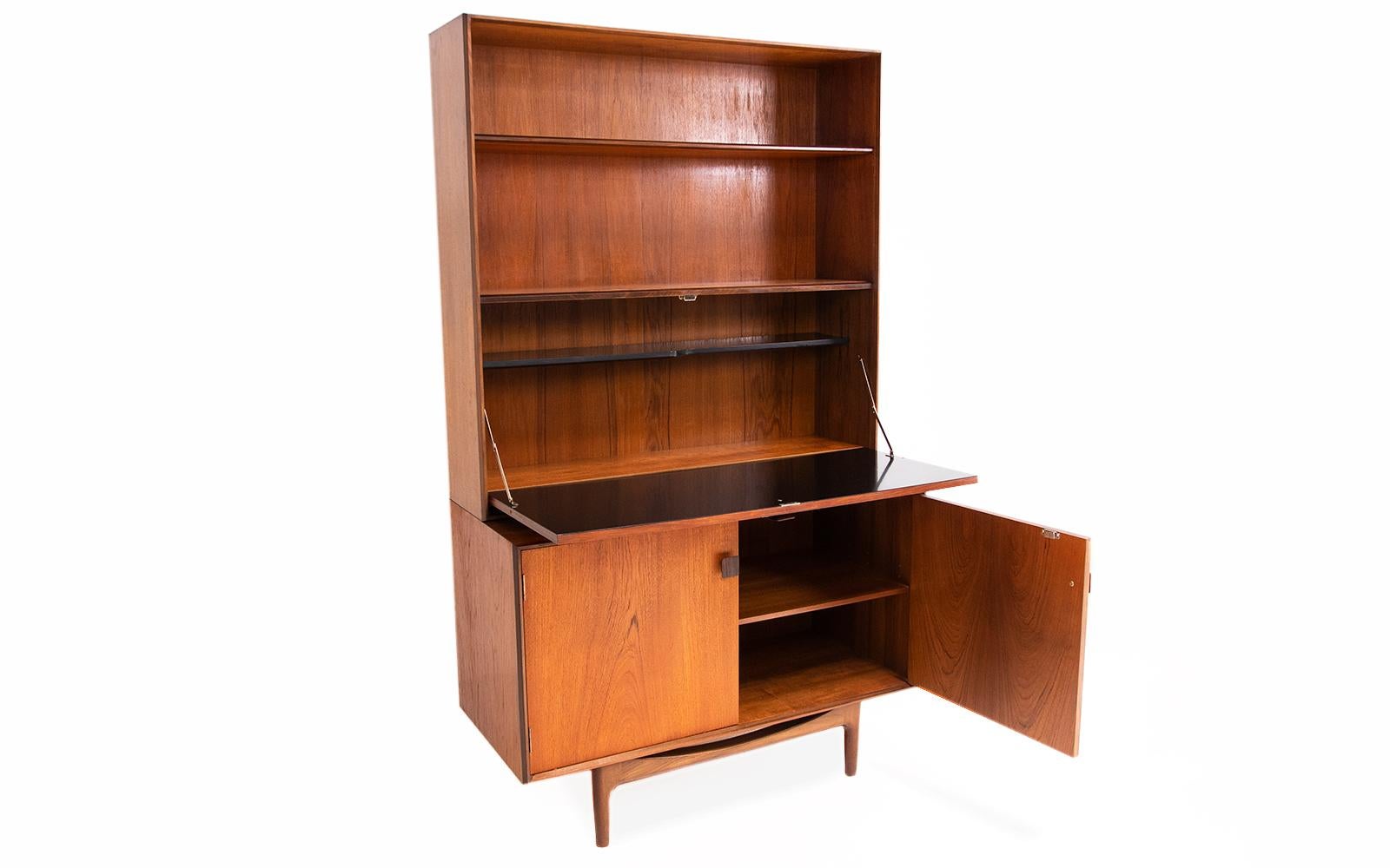 Danish Teak Wall Unit Drinks Cabinet by Ib Kofod Larsen for G Plan In Good Condition In STOKE ON TRENT, GB