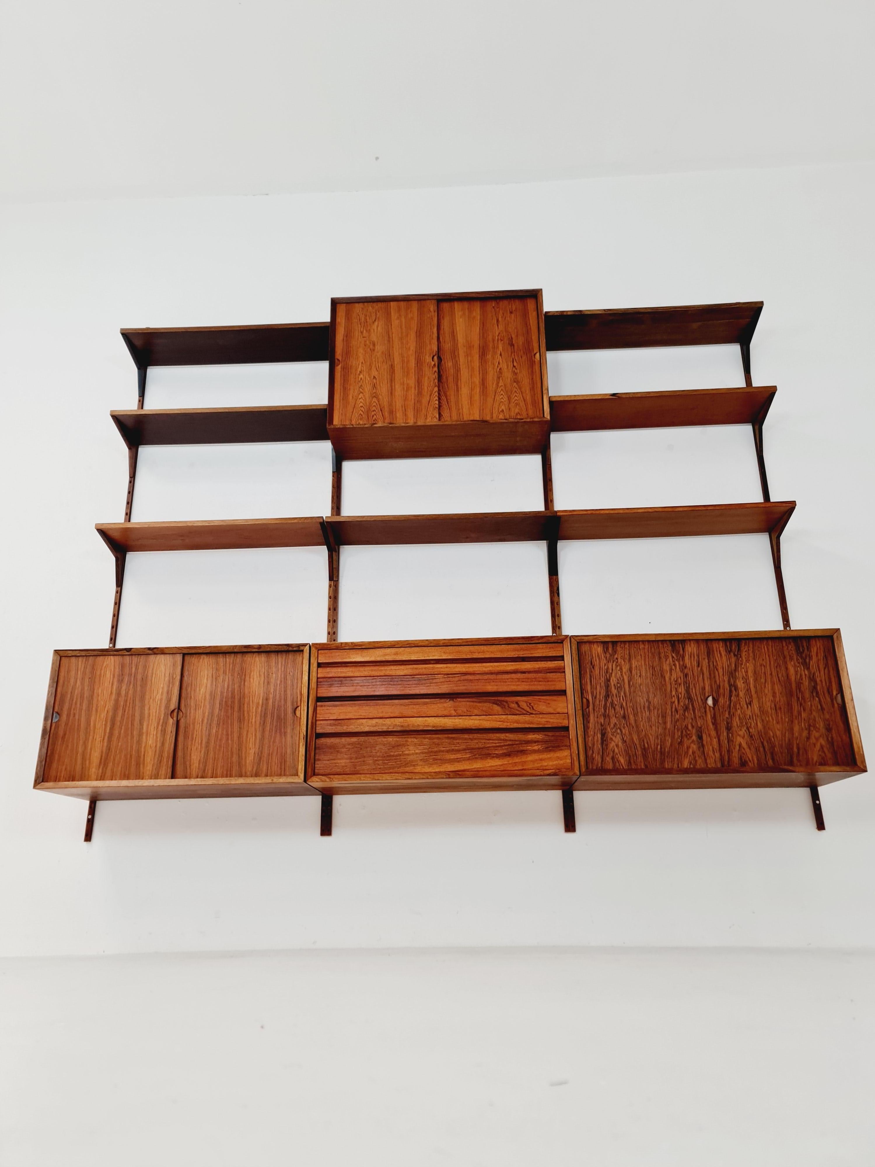 Meuble mural danois en teck avec 3 armoires par Poul Cadovius pour Cado, Danemark, années 1960 Bon état - En vente à Gaggenau, DE