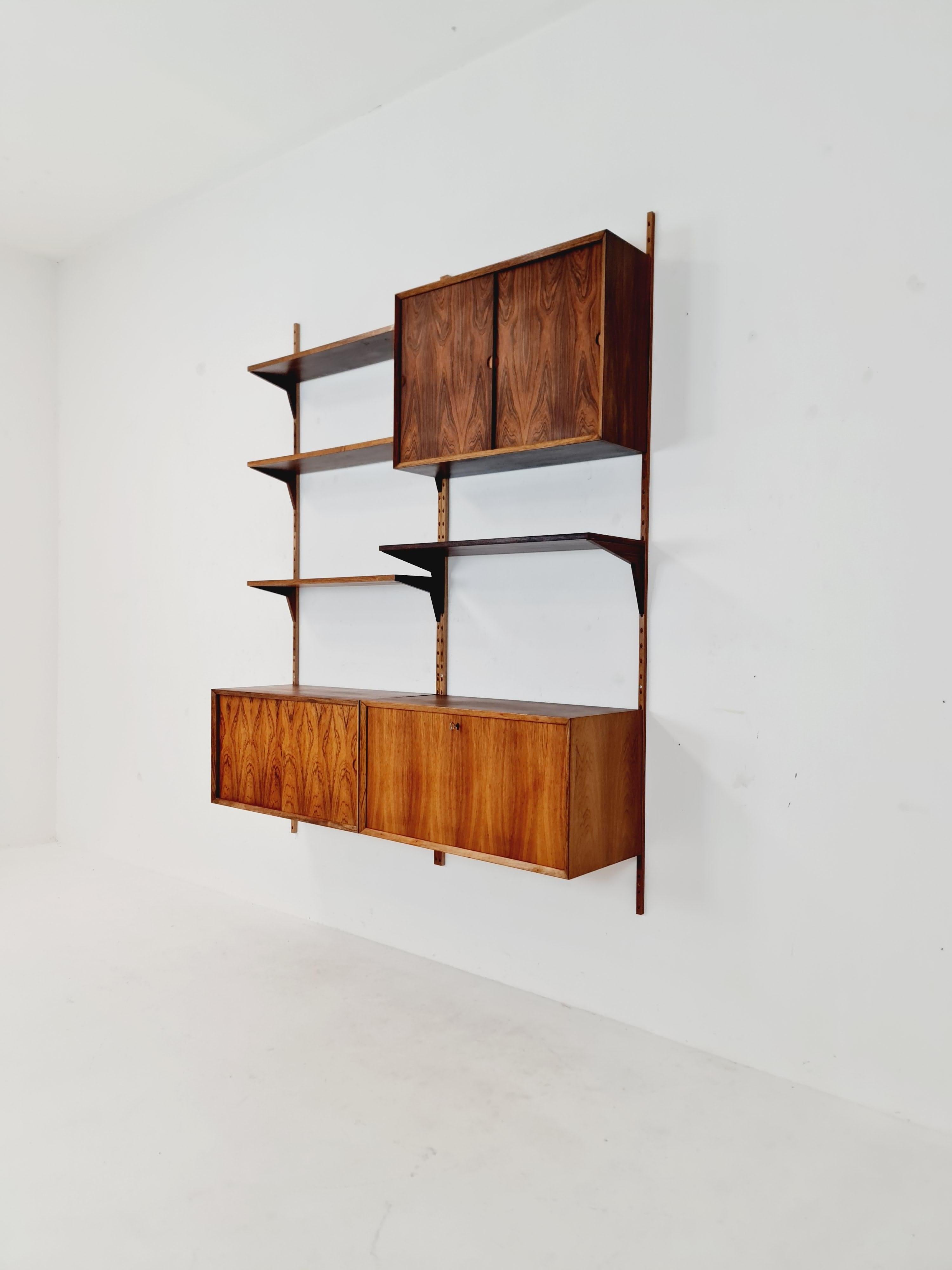 Pensile danese in teak con mobile bar  di Poul Cadovius per Cado, Danimarca, 1960 in vendita 4