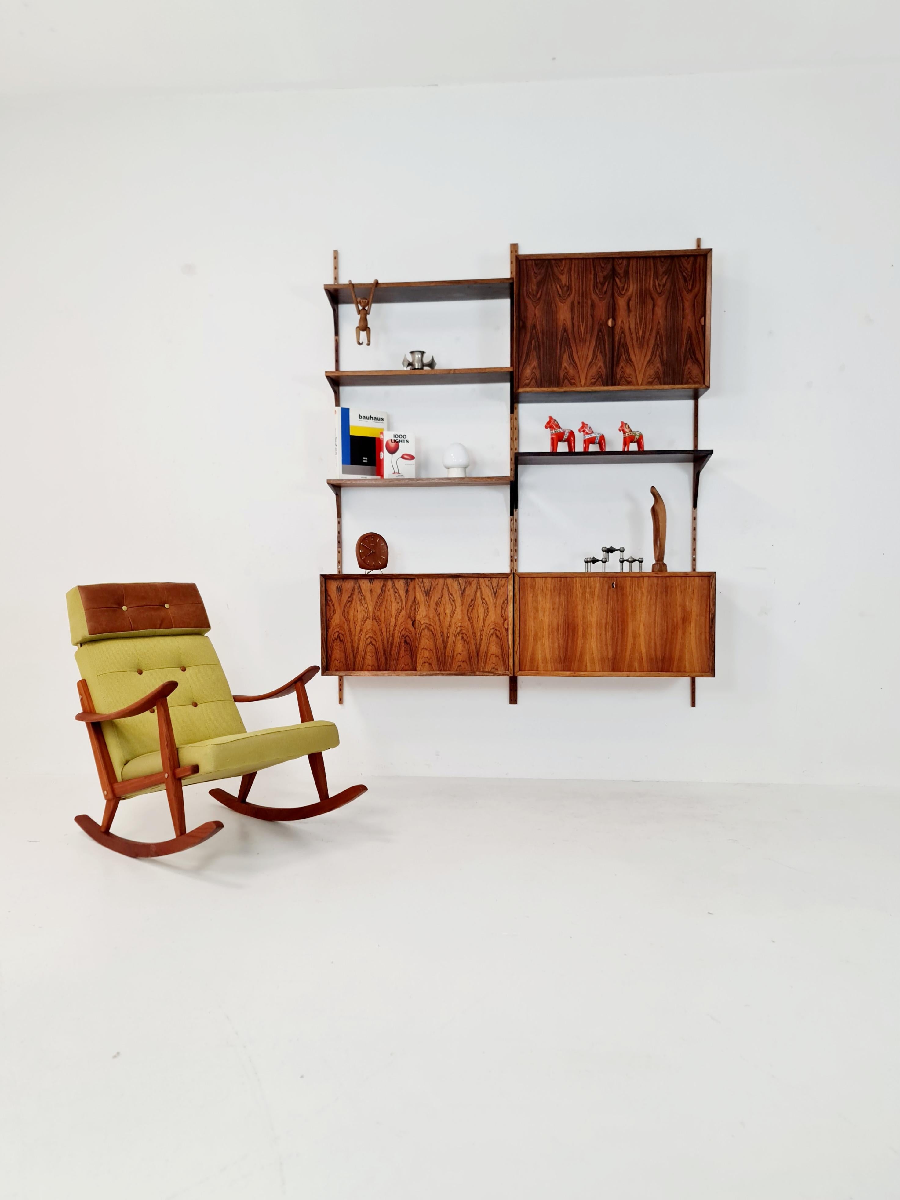 Pensile danese in teak con mobile bar  di Poul Cadovius per Cado, Danimarca, 1960 in vendita 5