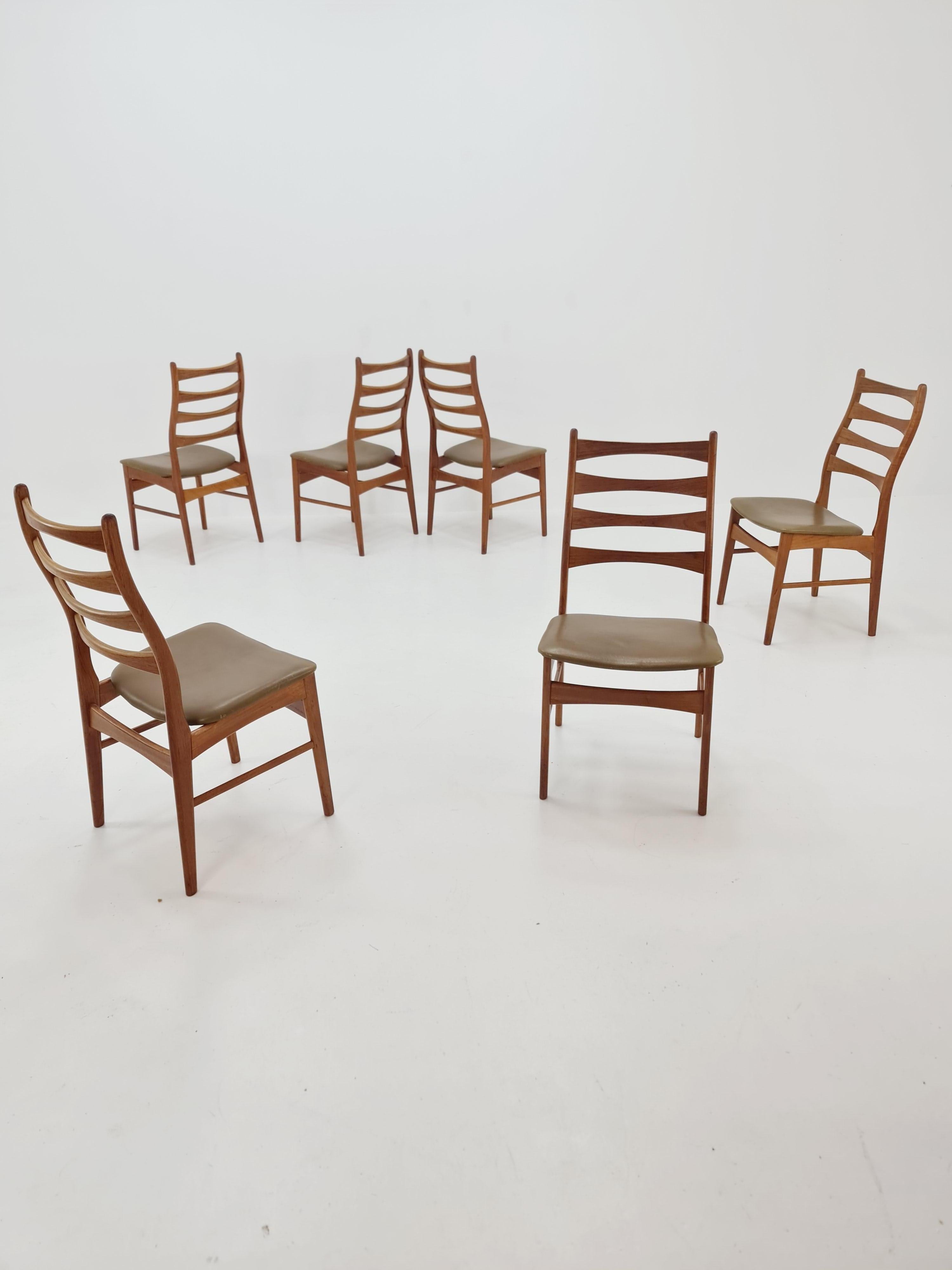 Danish teak with leather sits dining chairs by Viborg stolfabrik, set of 6 For Sale 8