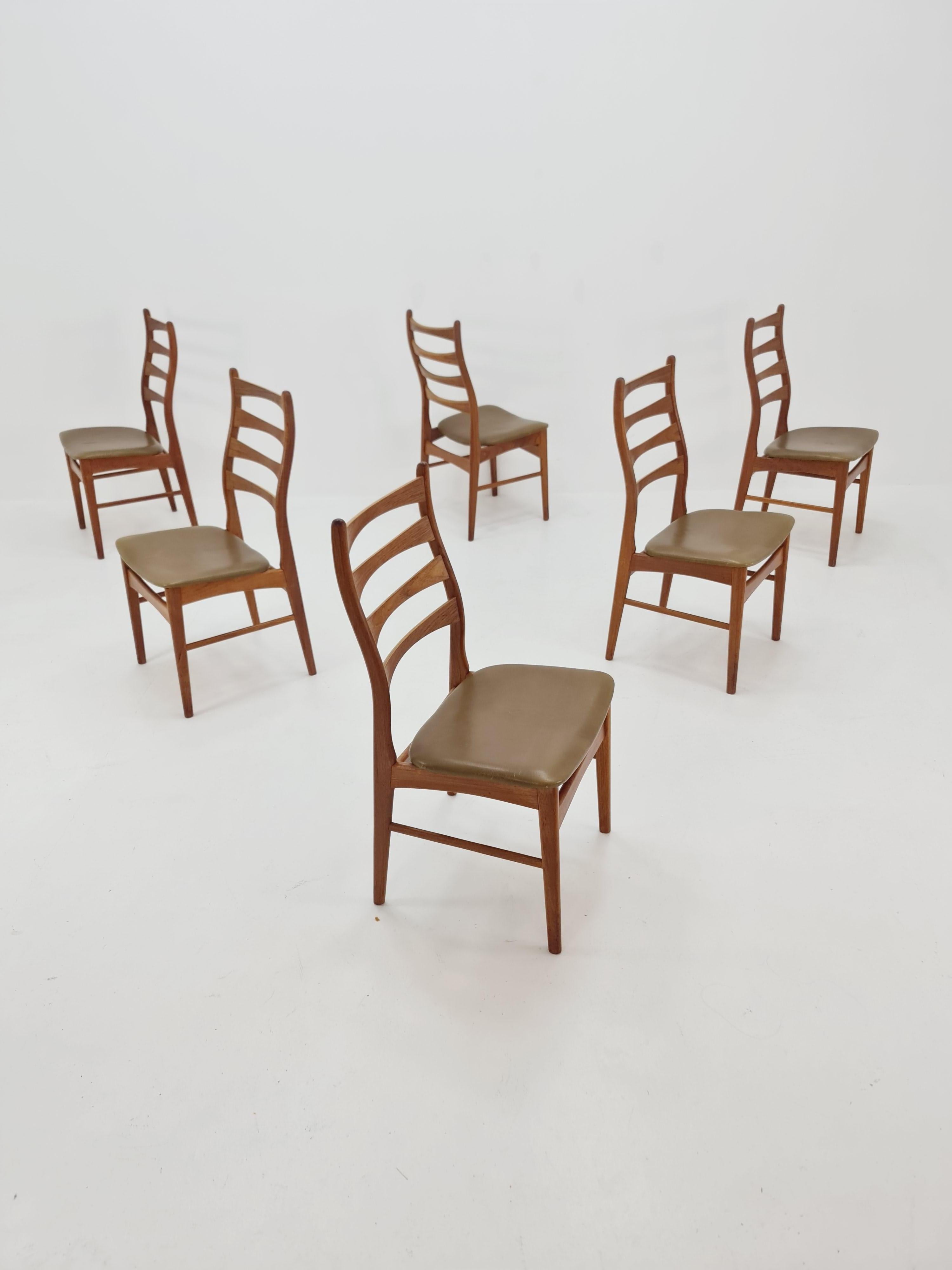 Danish teak with leather sits dining chairs by Viborg stolfabrik, set of 6 For Sale 12