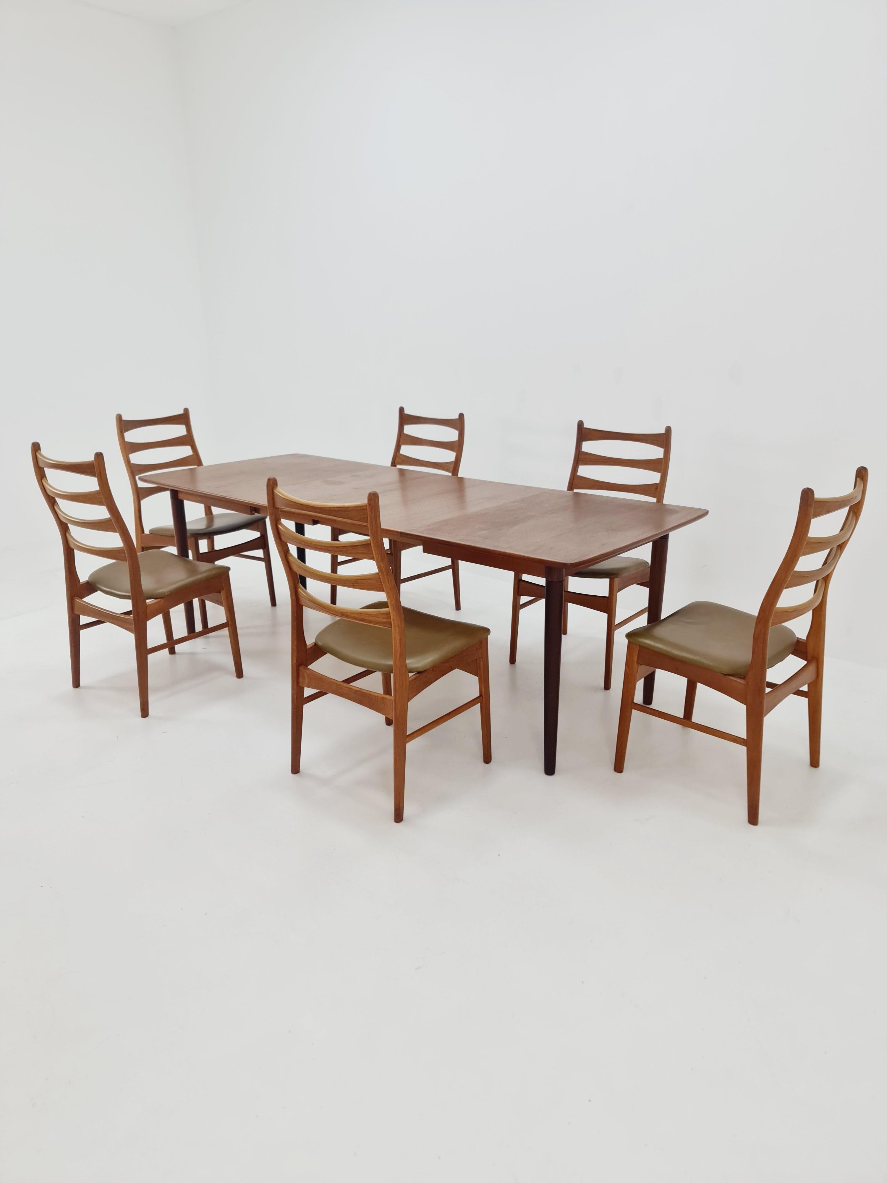 Danish teak with leather sits dining chairs by Viborg stolfabrik, set of 6 For Sale 14