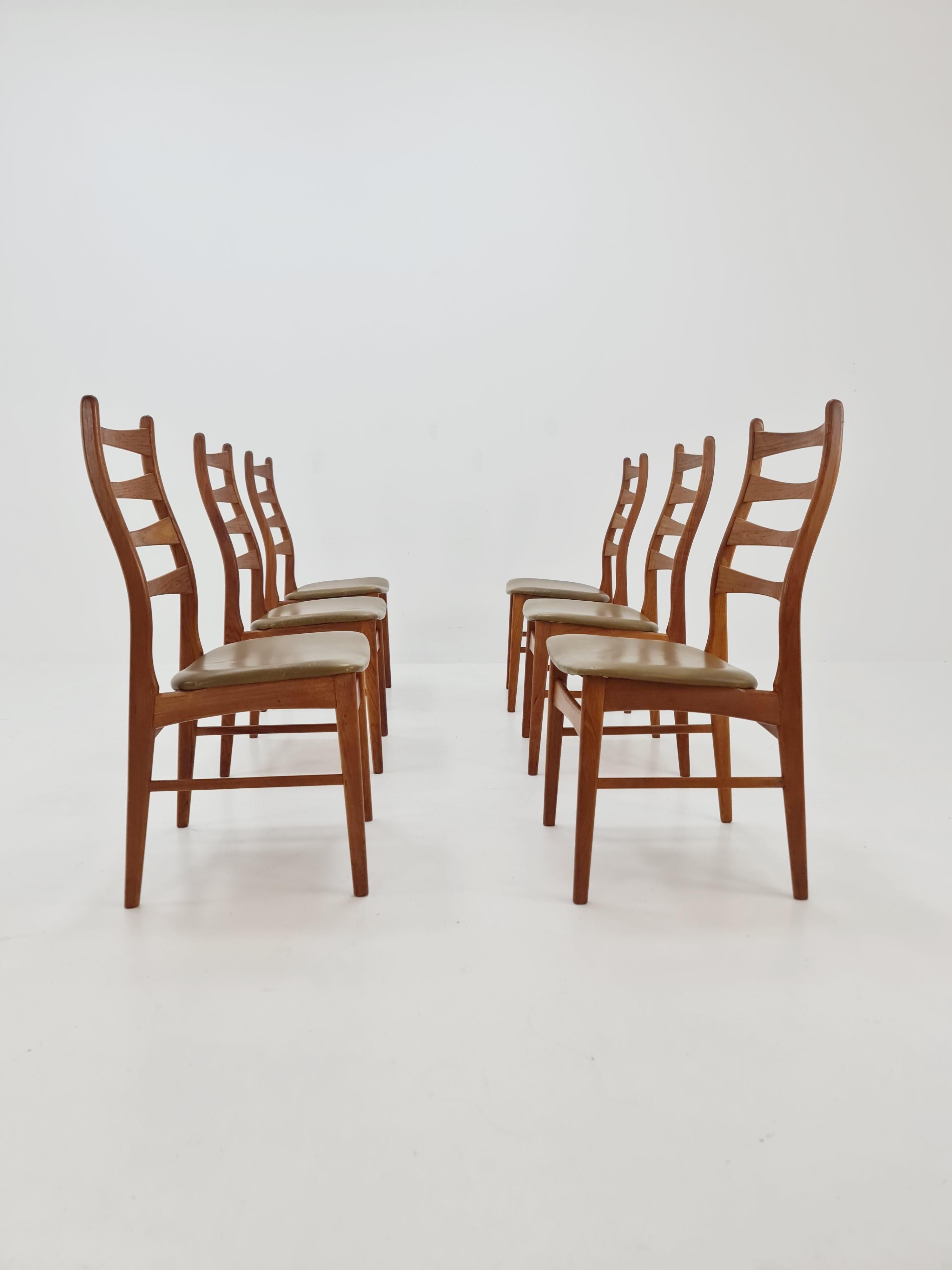 Mid-20th Century Danish teak with leather sits dining chairs by Viborg stolfabrik, set of 6 For Sale