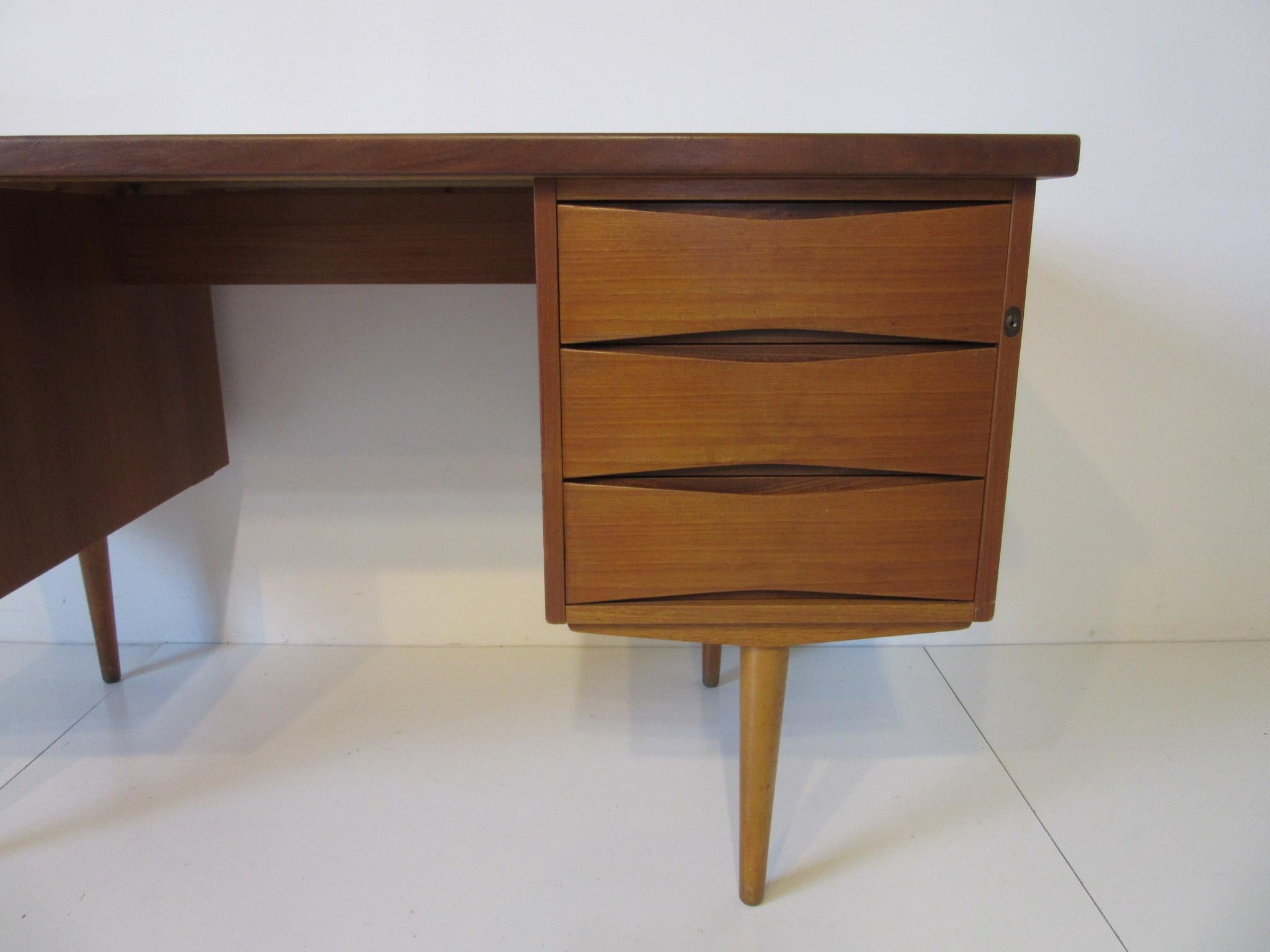 Mid-Century Modern Danish Teak Wood Desk Arne Vodder Attribution