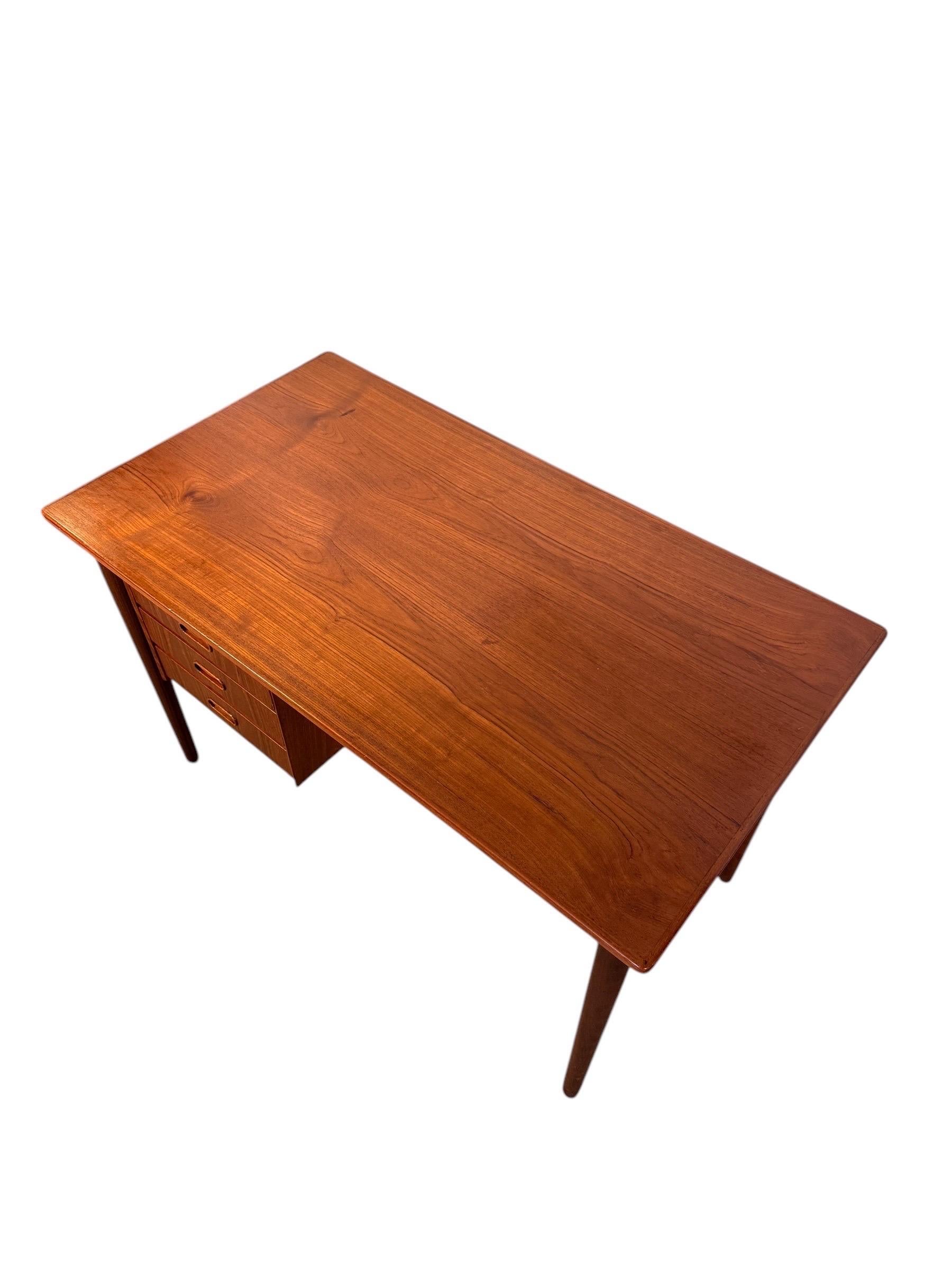 Danish Teak Writing Desk by Arne Vodder with Sliding Drawers In Good Condition In Brooklyn, NY
