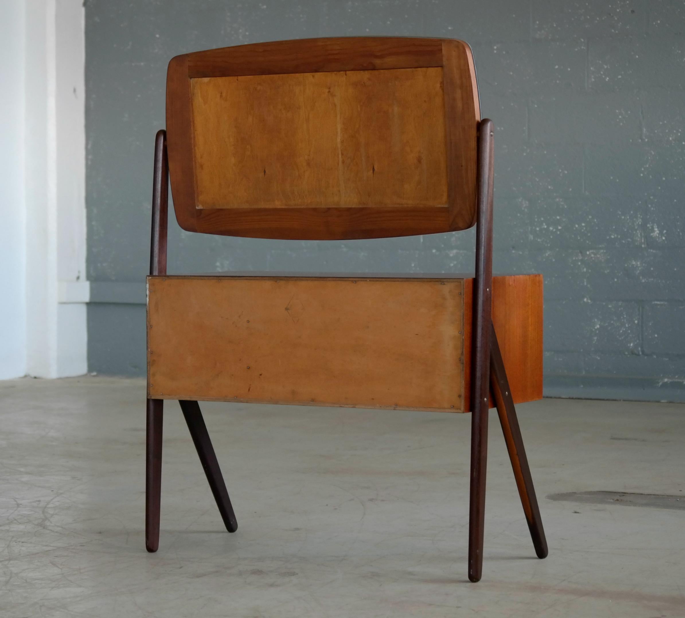 Danish Teak Y-Leg Vanity Table with Mirror by Sigfried Omann for Olholm Mobler 3