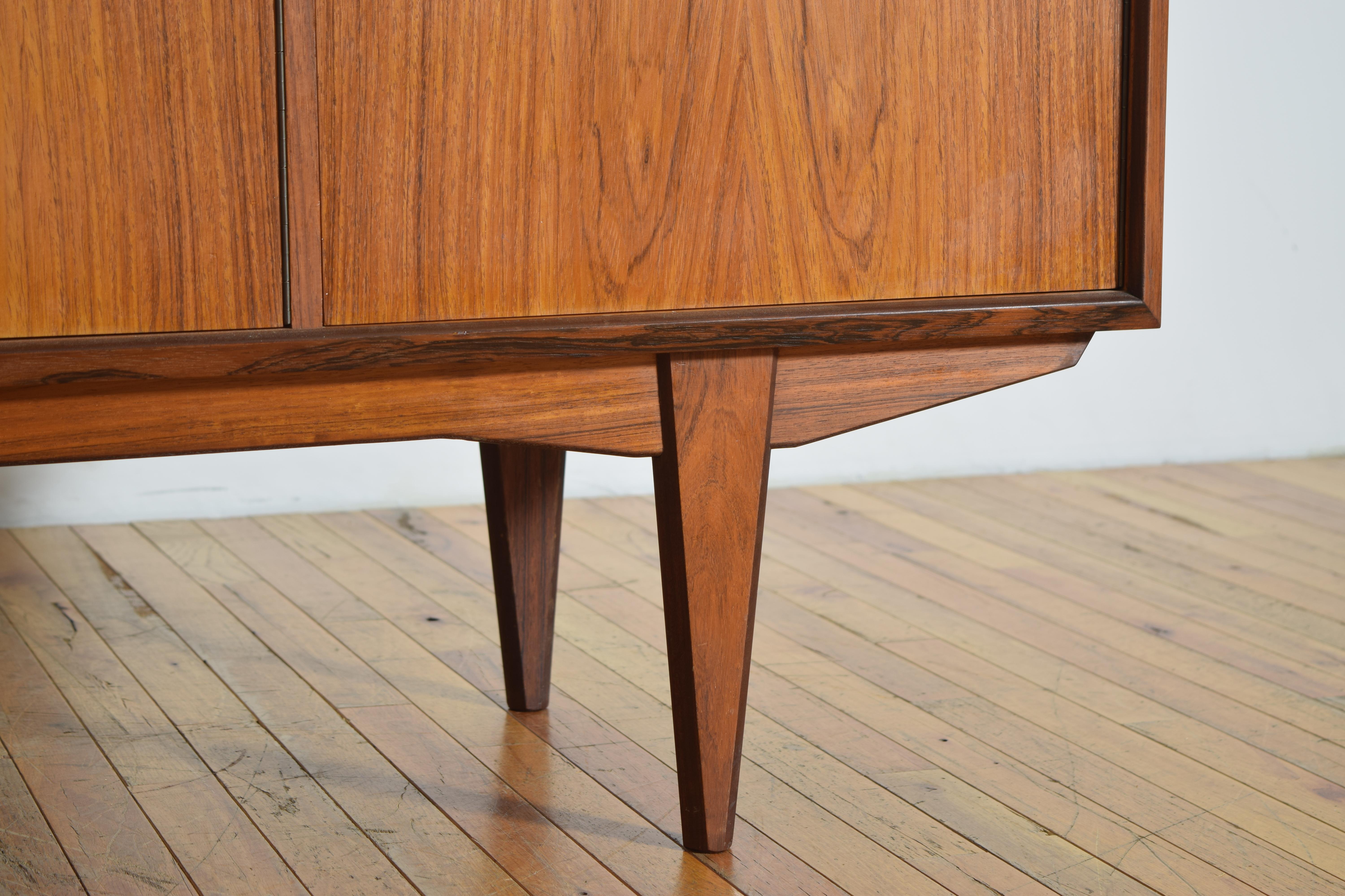 Dänisches Teakholz-Sideboard von Johannes Andersen, ca. 1960er Jahre im Angebot 6