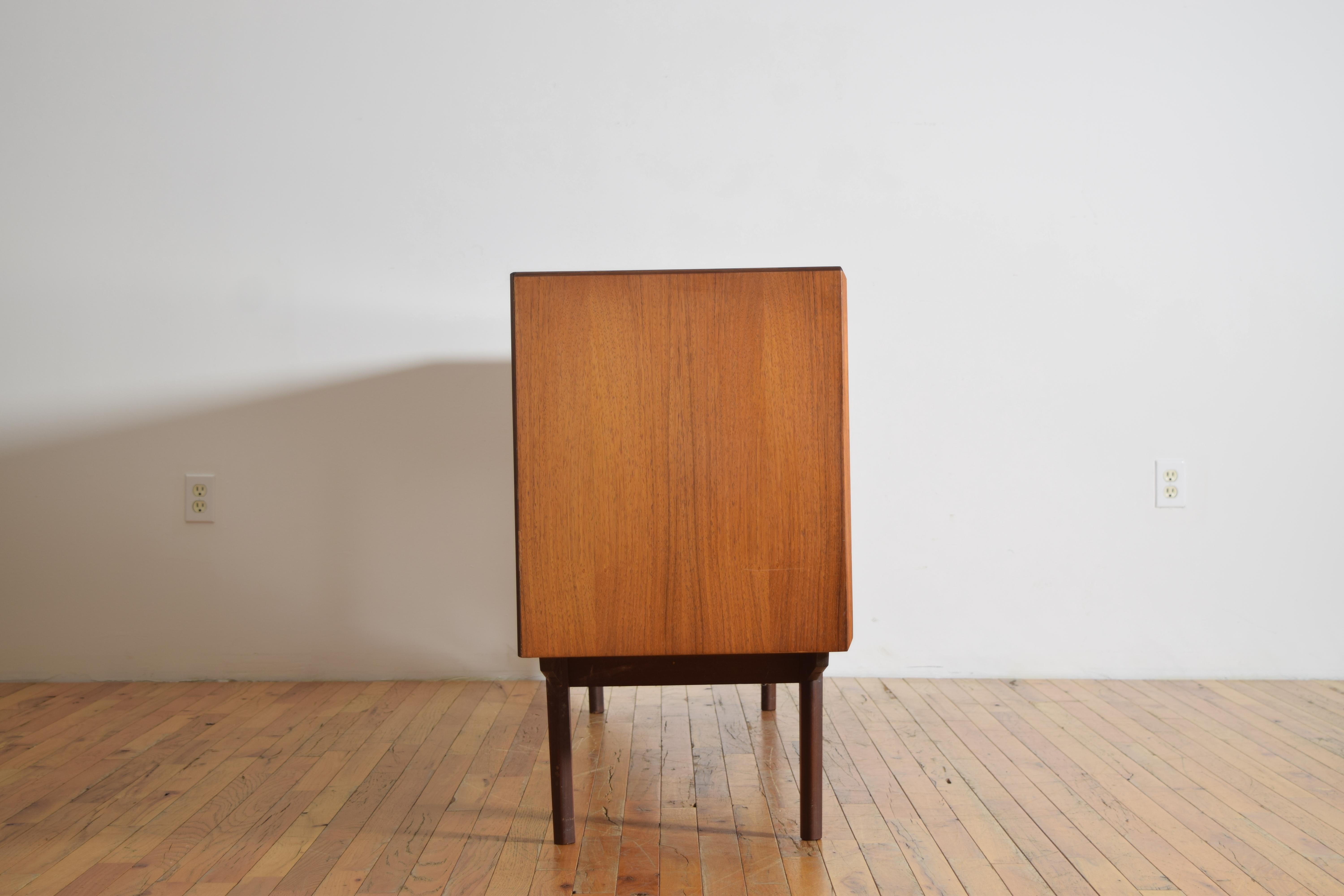 Dänisches Teakholz-Sideboard von Johannes Andersen, ca. 1960er Jahre im Angebot 1