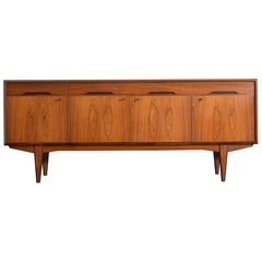 Aparador danés de madera de teca de Johannes Andersen, ca. 1960