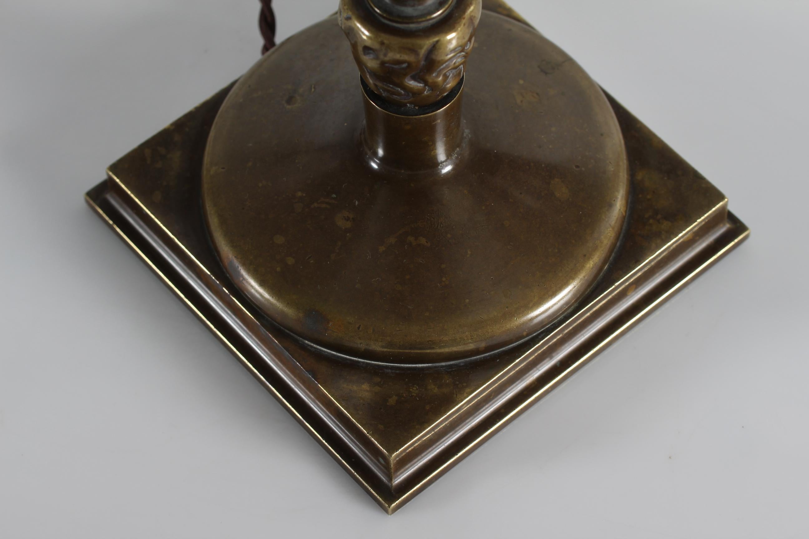Dänische dänische Art nouveau-Tischlampe, Thorvald Bindesbll, patinierte Bronze, 1890er Jahre im Angebot 2