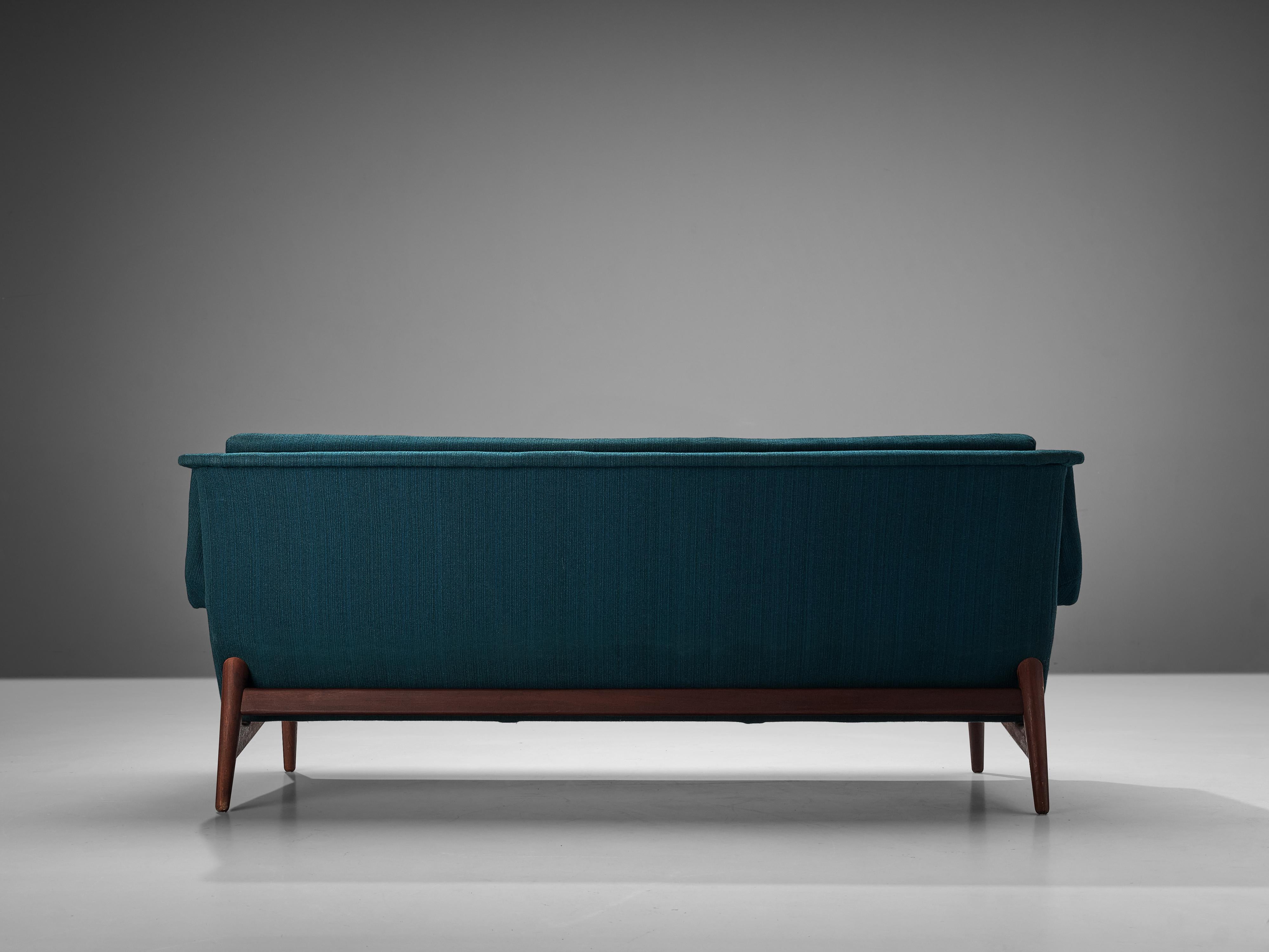 Dänisches Dreisitzer-Sofa aus Teakholz mit grünblauer Polsterung im Angebot 2