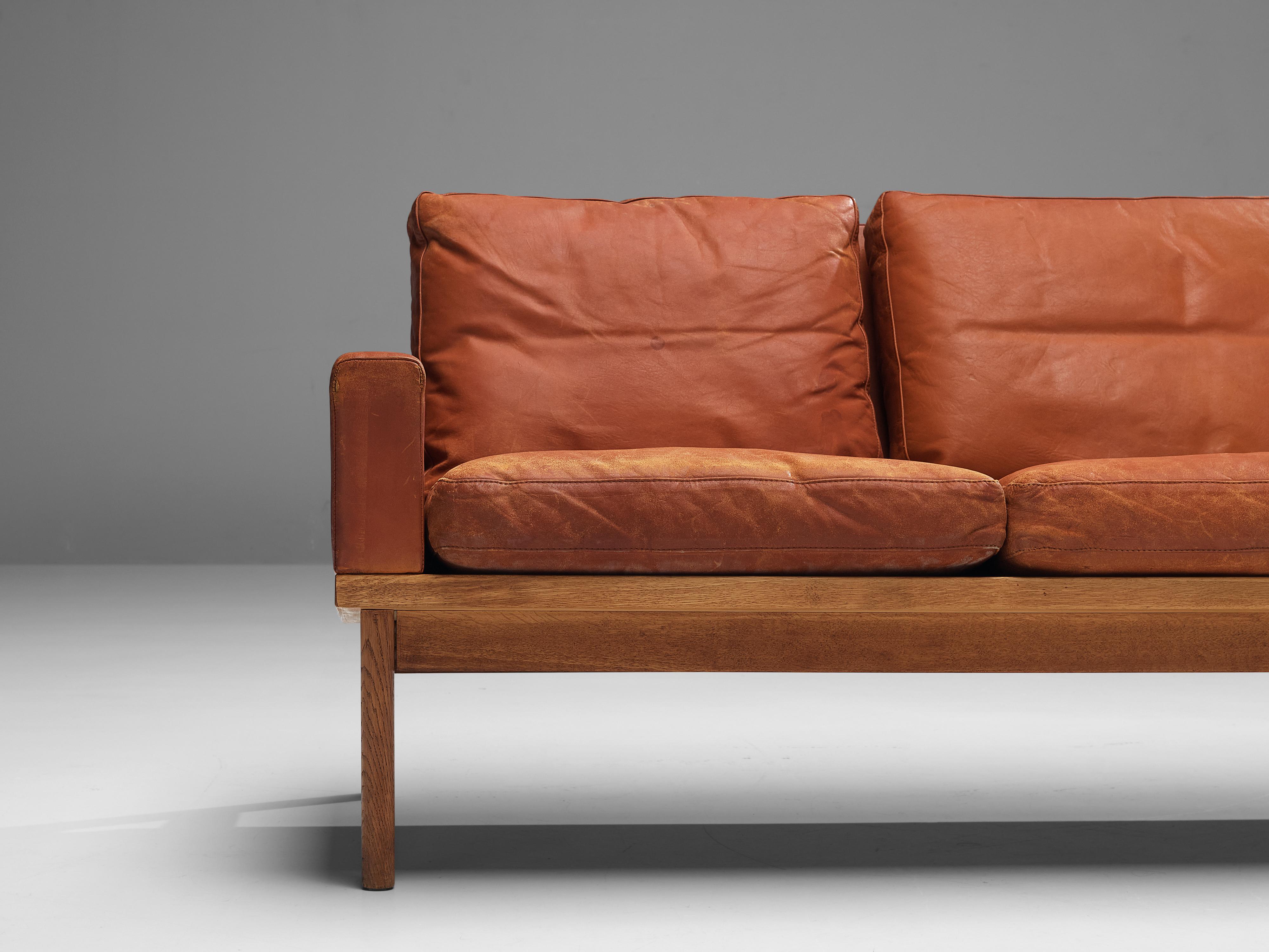 Dänisches Dreisitzer-Sofa aus rotbraunem Leder (Skandinavische Moderne) im Angebot