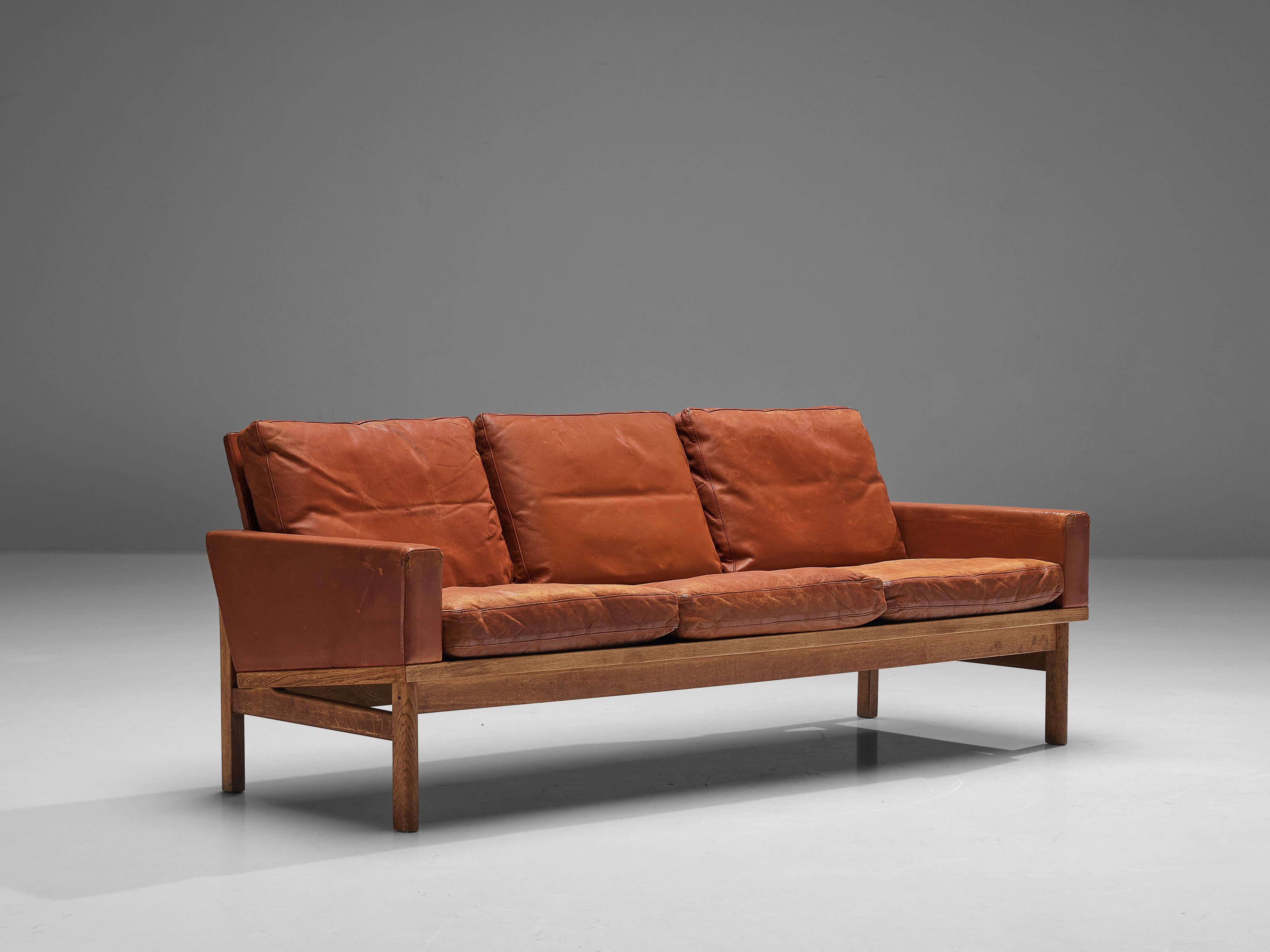 Dänisches Dreisitzer-Sofa aus rotbraunem Leder im Zustand „Gut“ im Angebot in Waalwijk, NL