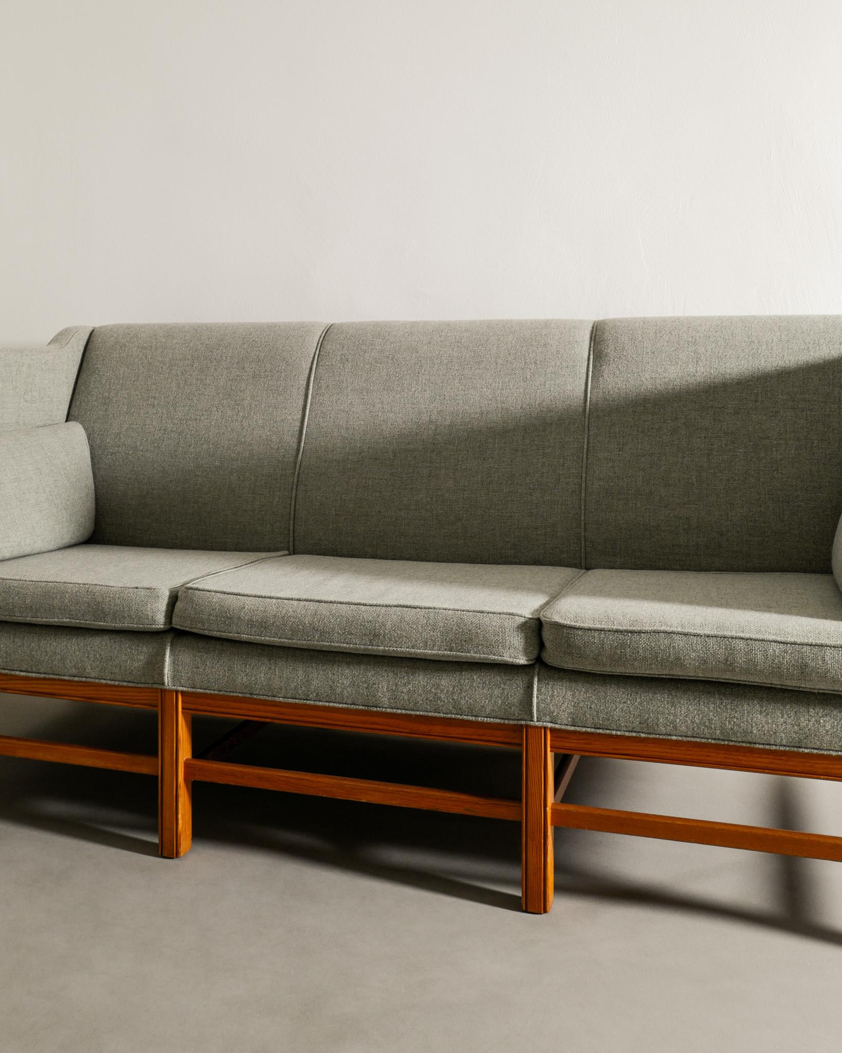 Danish Three Seater Mid Century Sofa in Pine & Wool Produced in Denmark, 1960s  In Good Condition For Sale In Stockholm, SE