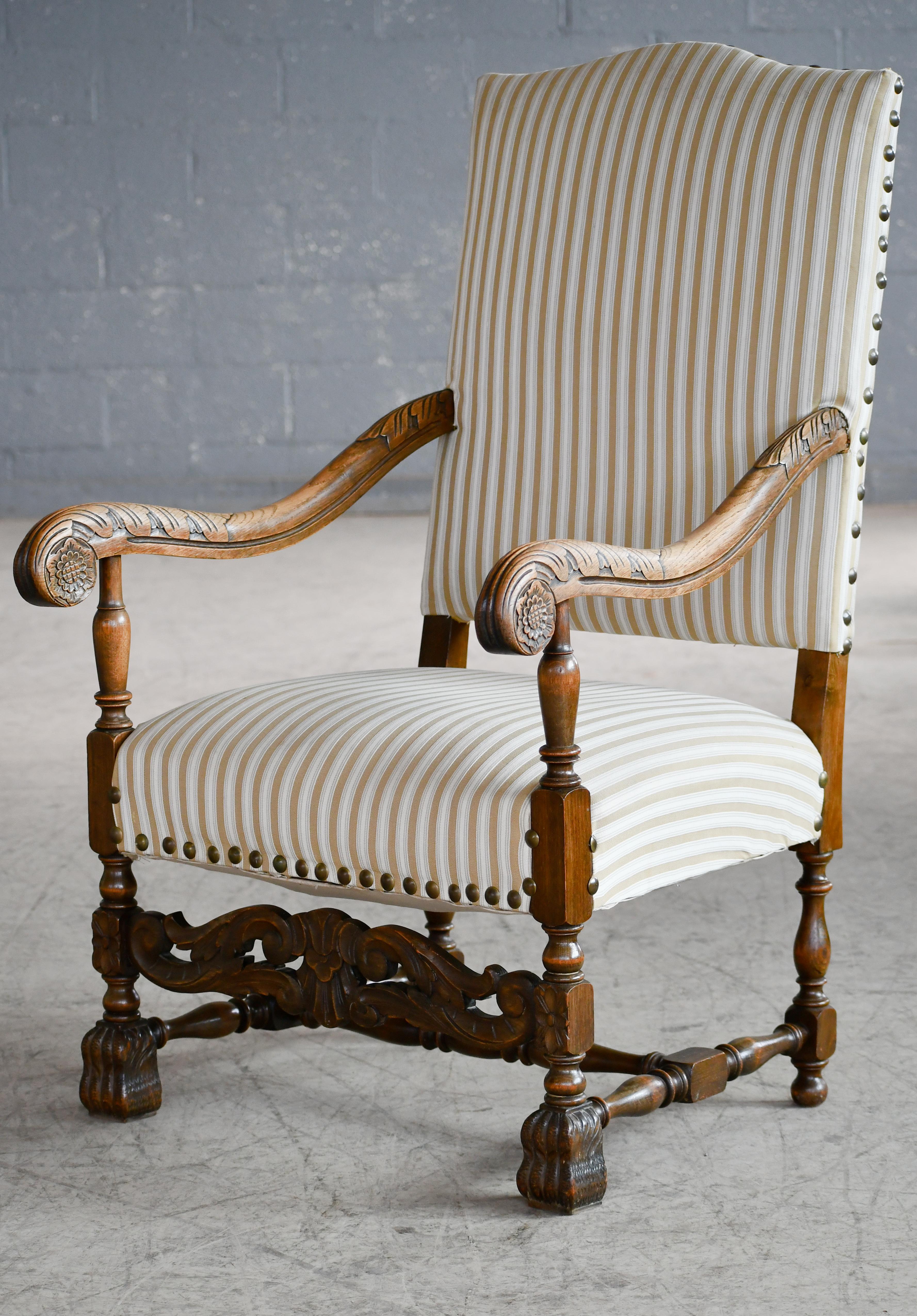 Early 20th Century Danish Throne Chair in Carved Oak, circa 1900 Bindesboll Style For Sale