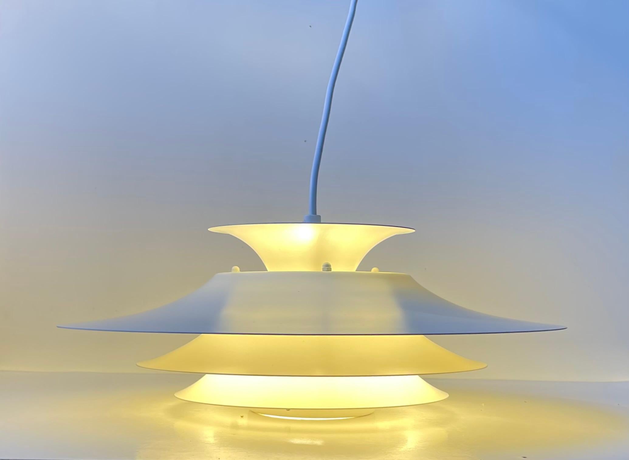 Mid-Century moderno Lampada a sospensione danese a più livelli di colore bianco di Frandsen's Belysning, anni '70 in vendita