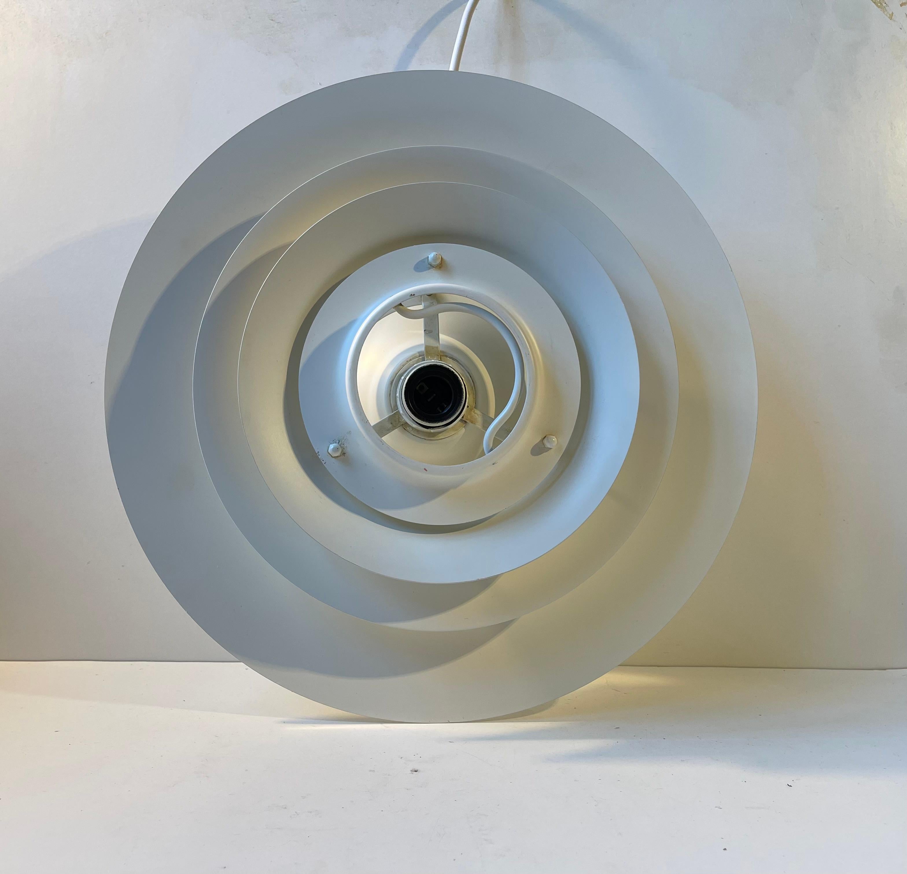 Verniciatura a polvere Lampada a sospensione danese a più livelli di colore bianco di Frandsen's Belysning, anni '70 in vendita
