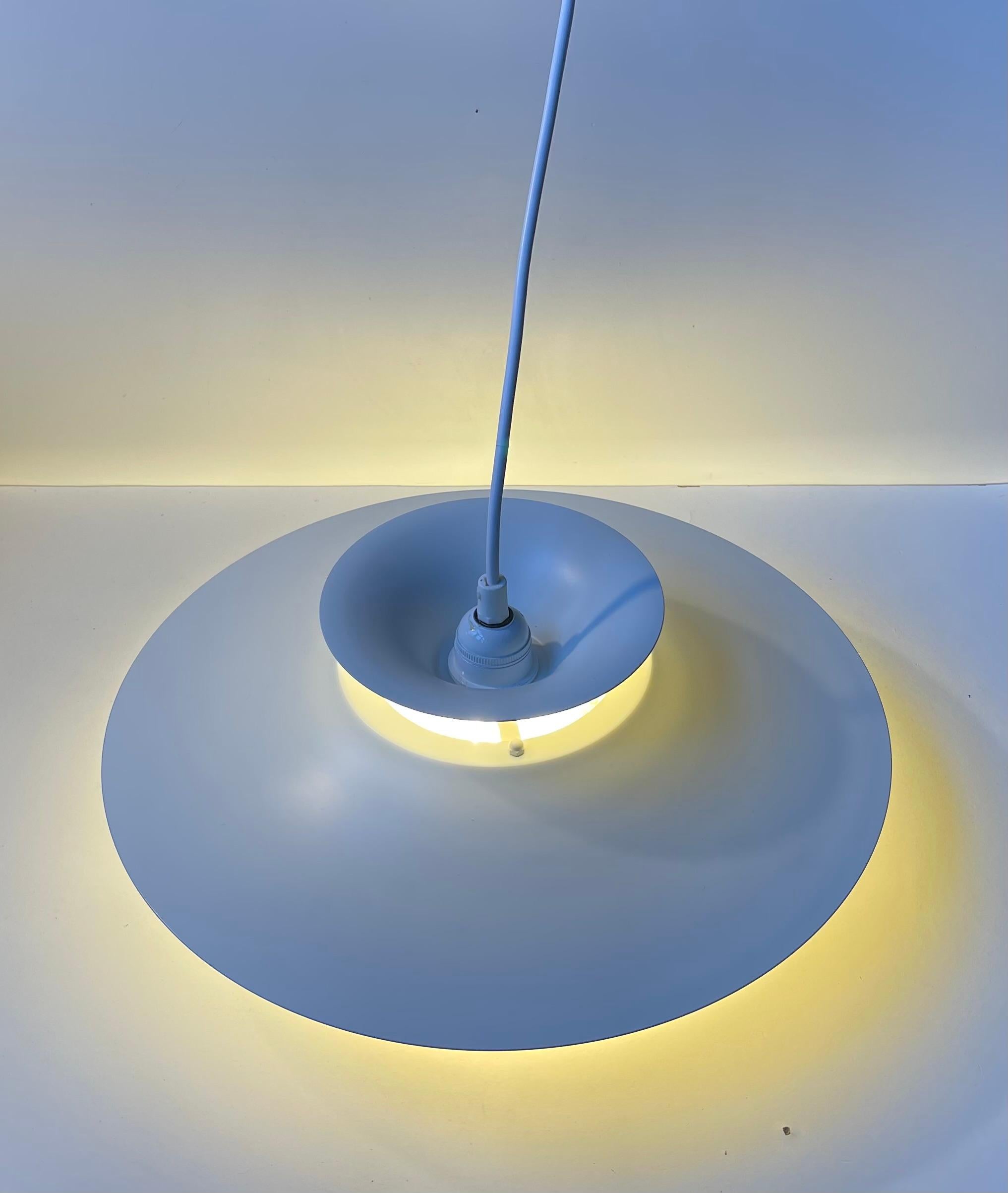 Lampada a sospensione danese a più livelli di colore bianco di Frandsen's Belysning, anni '70 in vendita 1