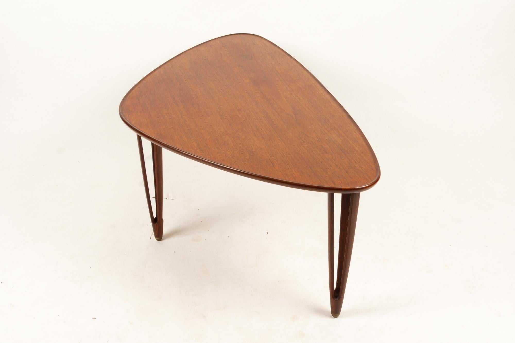 Danish Triangular Teak Coffee Tablel, 1950s In Good Condition In Asaa, DK