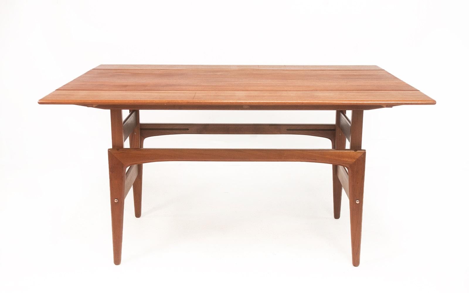 Danish Trioh Teak Metamorphic Dining Coffee Table Mid Century 1960s In Good Condition For Sale In STOKE ON TRENT, GB