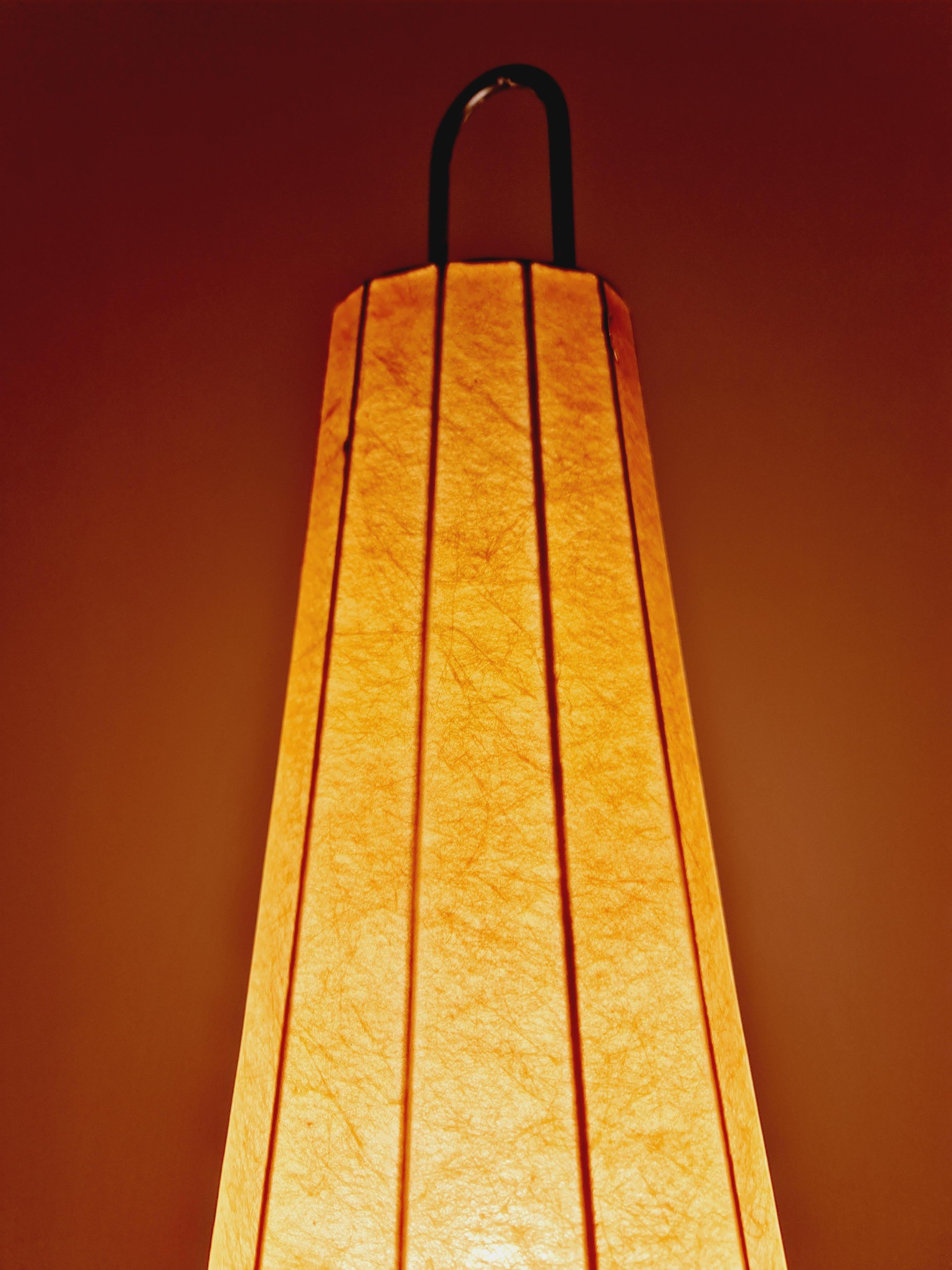 Lampadaire tripode danois en métal et abat-jour cocon de Klingele pour Artimeta 1957 Bon état - En vente à Gaggenau, DE
