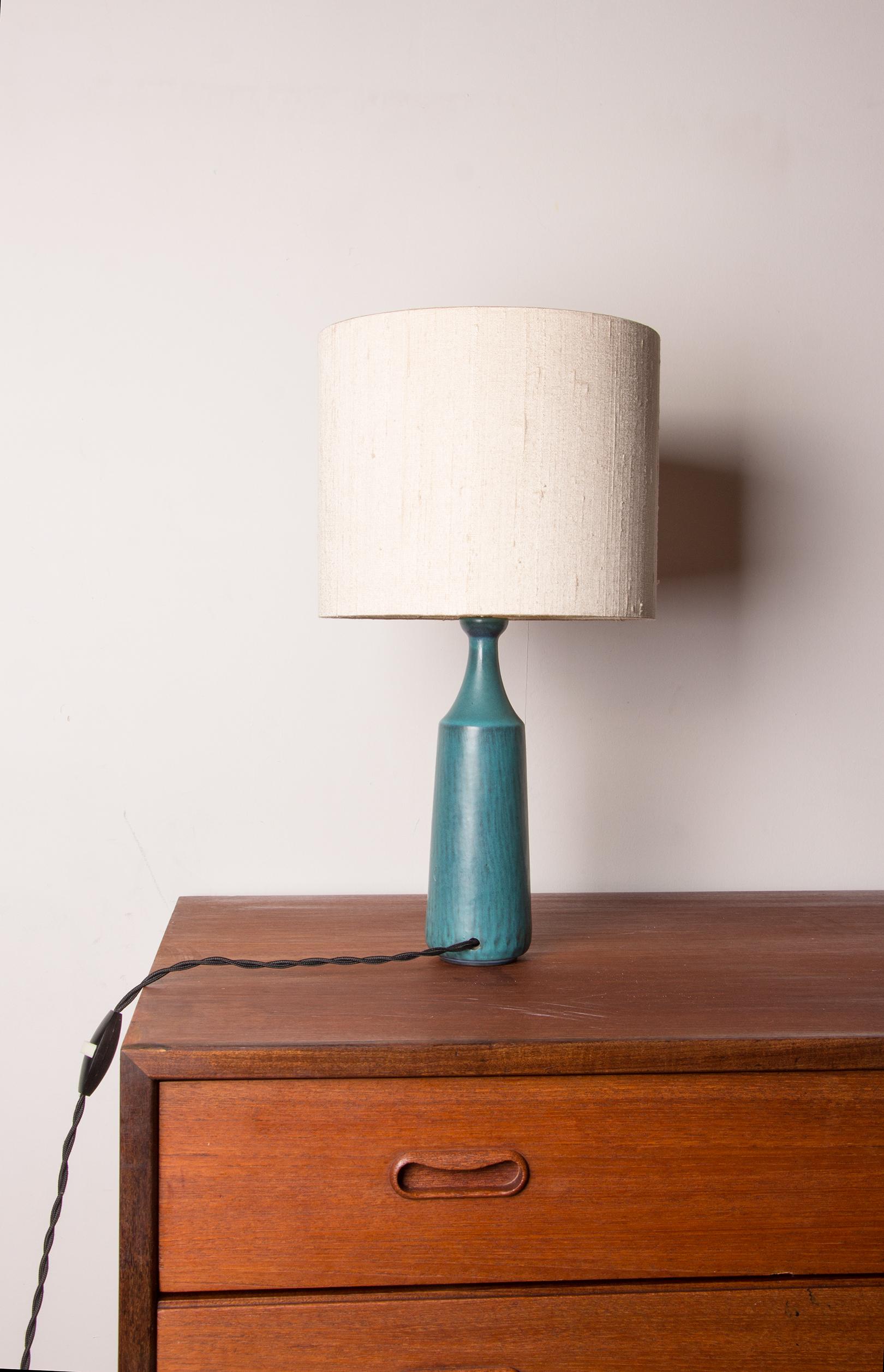 Danese Danish truncated cone table lamp in matte blue stoneware by Gunnar Nylund 1960. in vendita