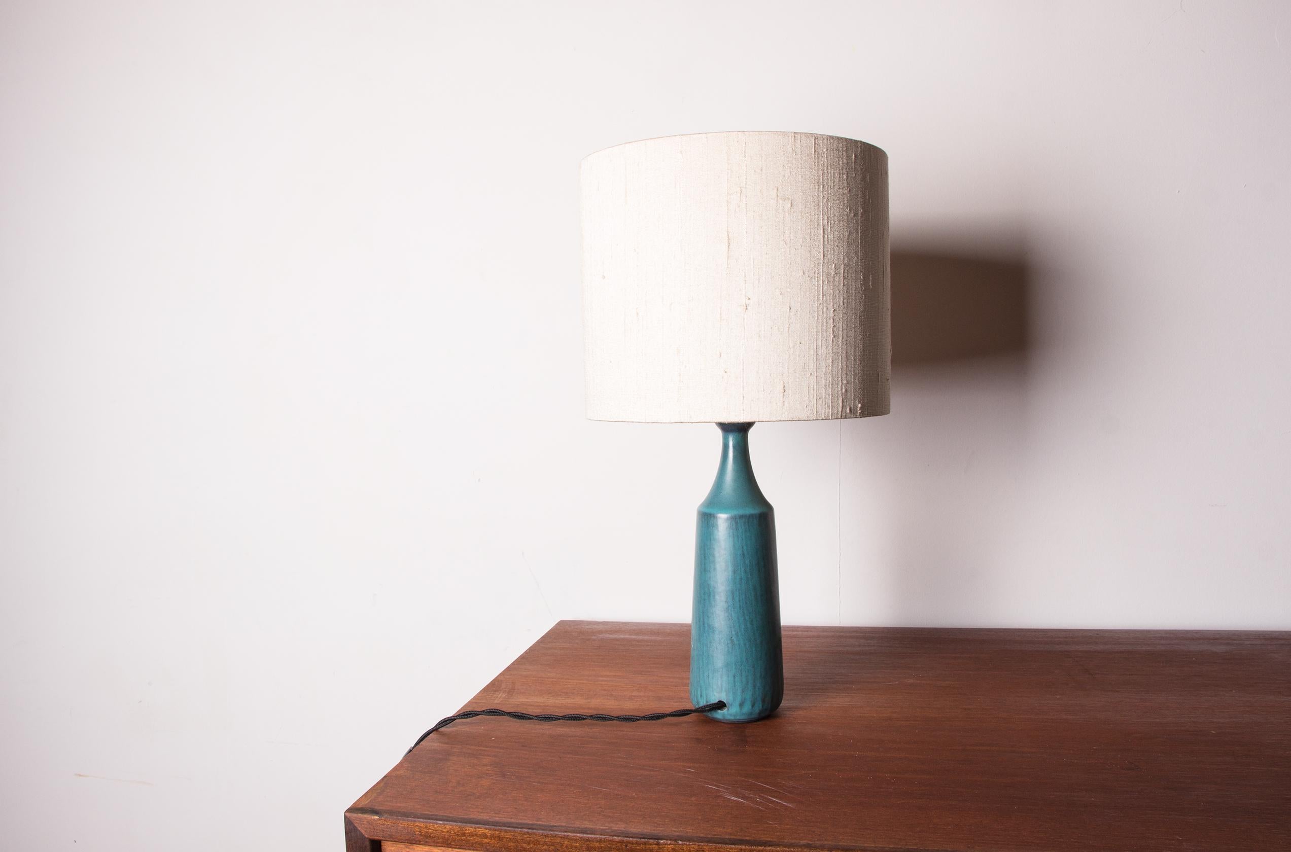 Grès porcellanato Danish truncated cone table lamp in matte blue stoneware by Gunnar Nylund 1960. in vendita
