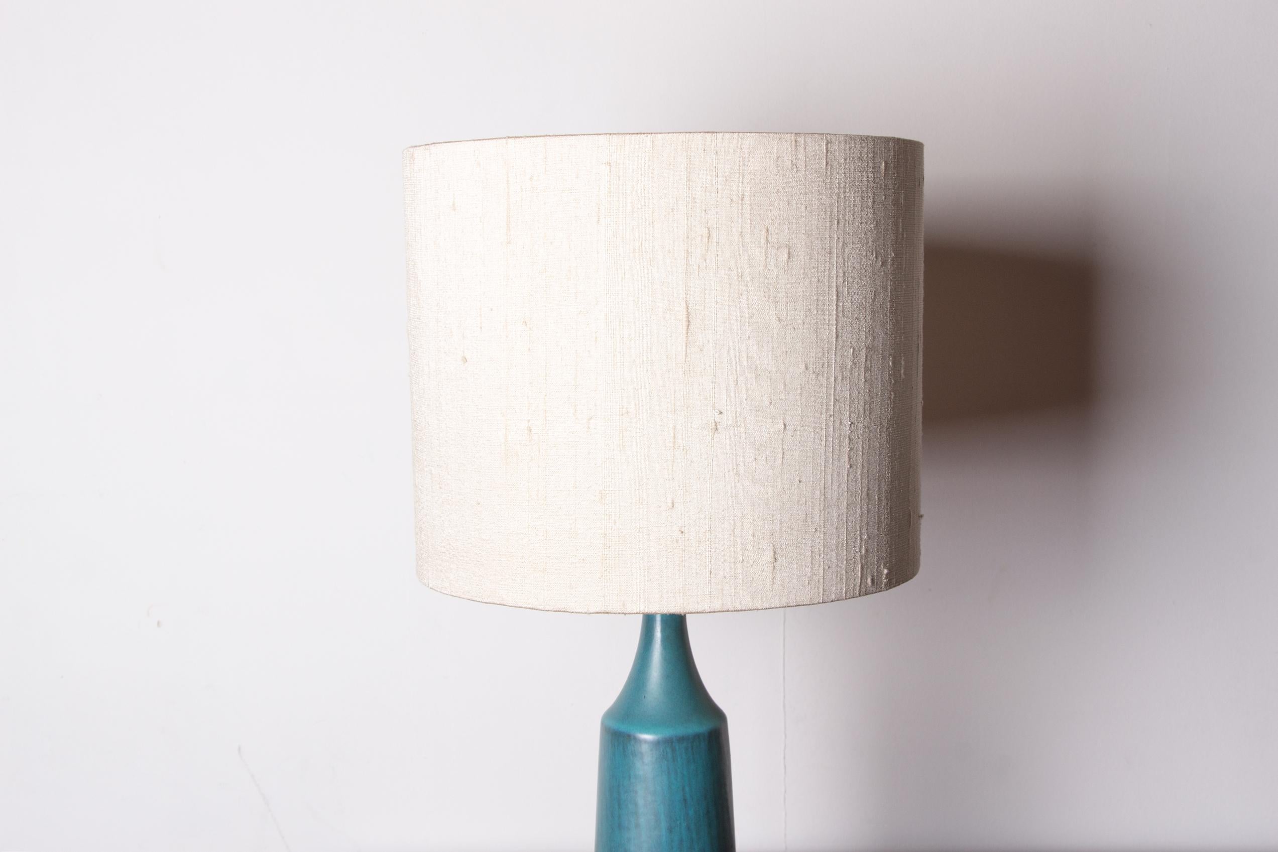 Danish truncated cone table lamp in matte blue stoneware by Gunnar Nylund 1960. in vendita 1