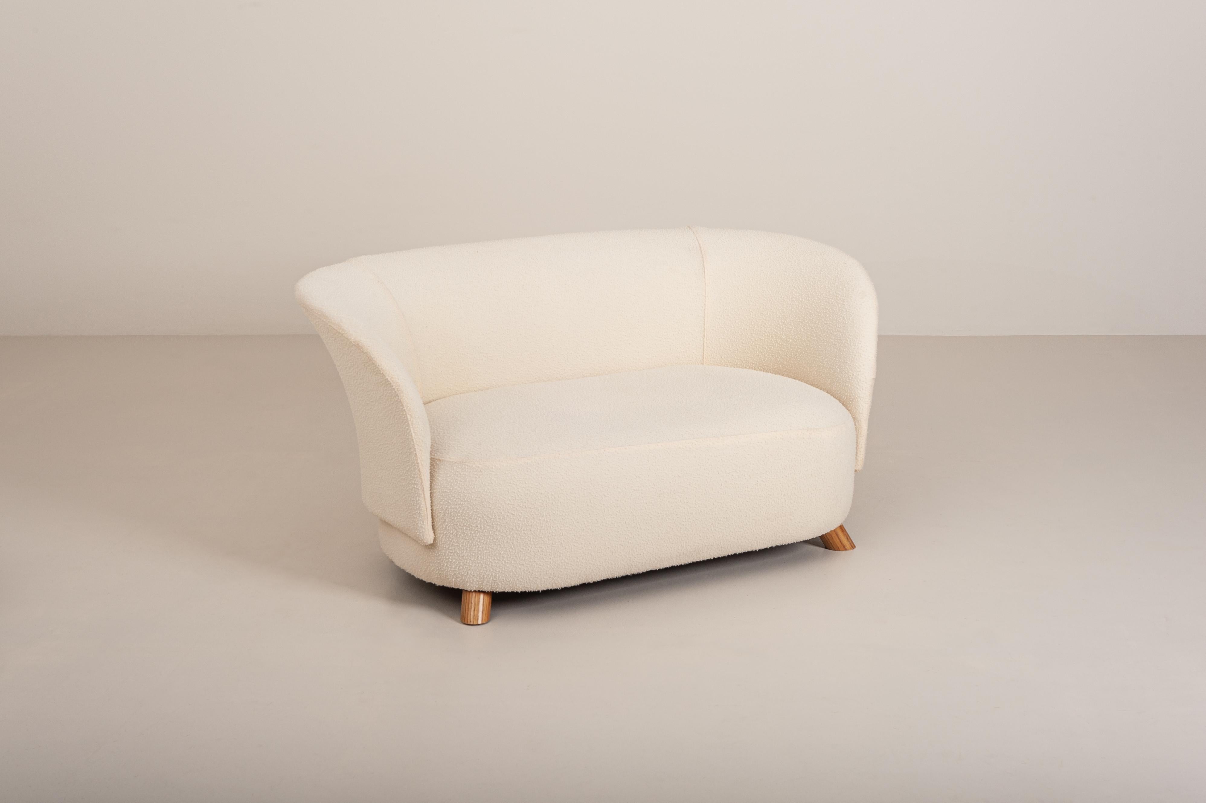 Dänisches Zwei-See-Sofa, gepolstert mit toskanischem 'Casentino'-Stoff, Dänemark, 1940er Jahre im Zustand „Gut“ im Angebot in Chiavari, Liguria